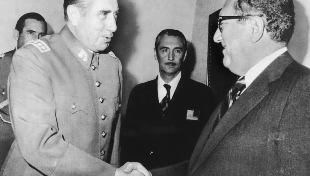 تهديدات ترامب لفنزويلا تُذكّر بسجلّ الـ"سي آي إيه" في دعم انقلابات أميركا اللاتينيّة