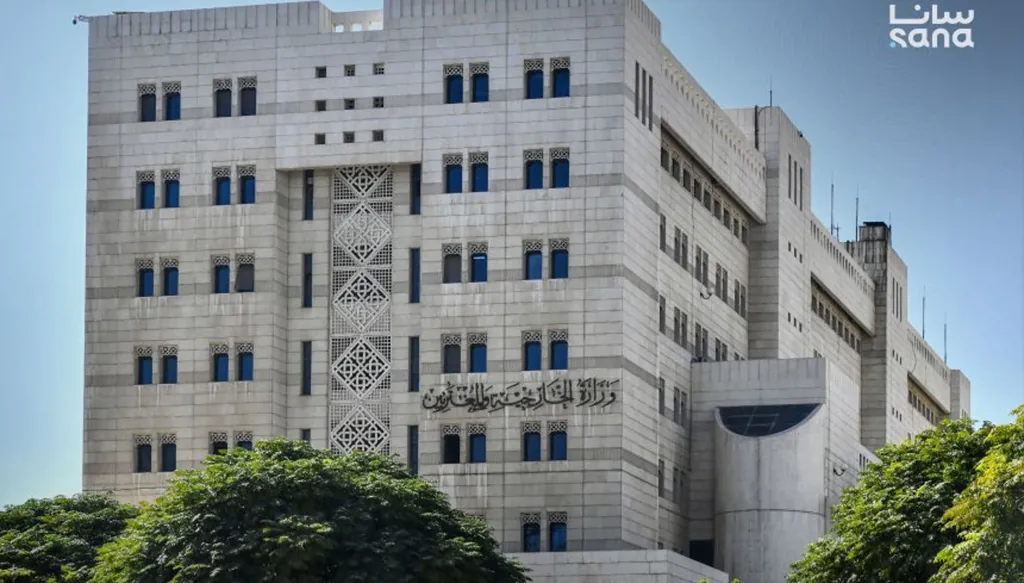 الخارجية السورية تبدأ إصدار تذاكر المرور لمواطنيها في ليبيا الراغبين بالعودة
