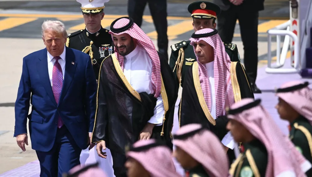 ترامب في السعودية: شراكات بتريليون دولار في الطاقة والذكاء الاصطناعي والفضاء
