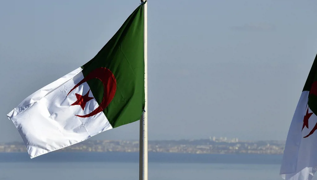 الجزائر تعيد سفيرها إلى النيجر