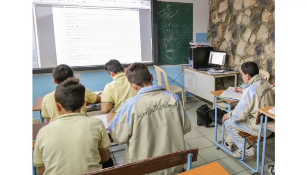 "LIFE" و "LebNet" تجمعان 540 ألف دولار لدعم طلاب لبنان في ظل الأزمة