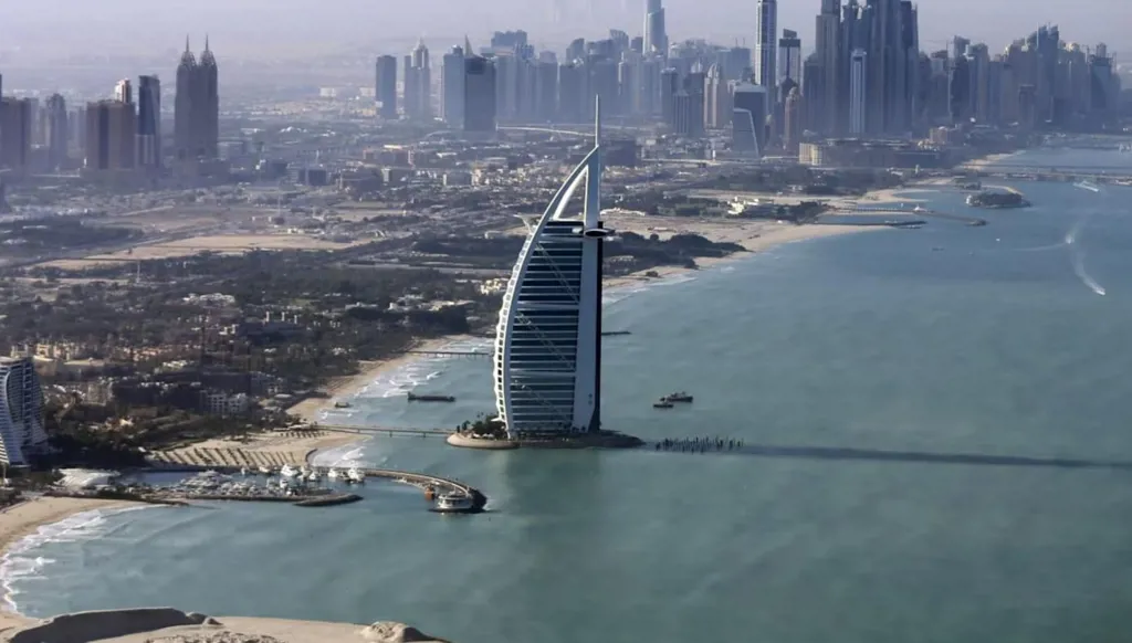 "بوسطن غروب": سكان أبوظبي ودبي ضمن أبرز الشعوب تفاؤلاً بمستقبلهم وثقة في مدنهم