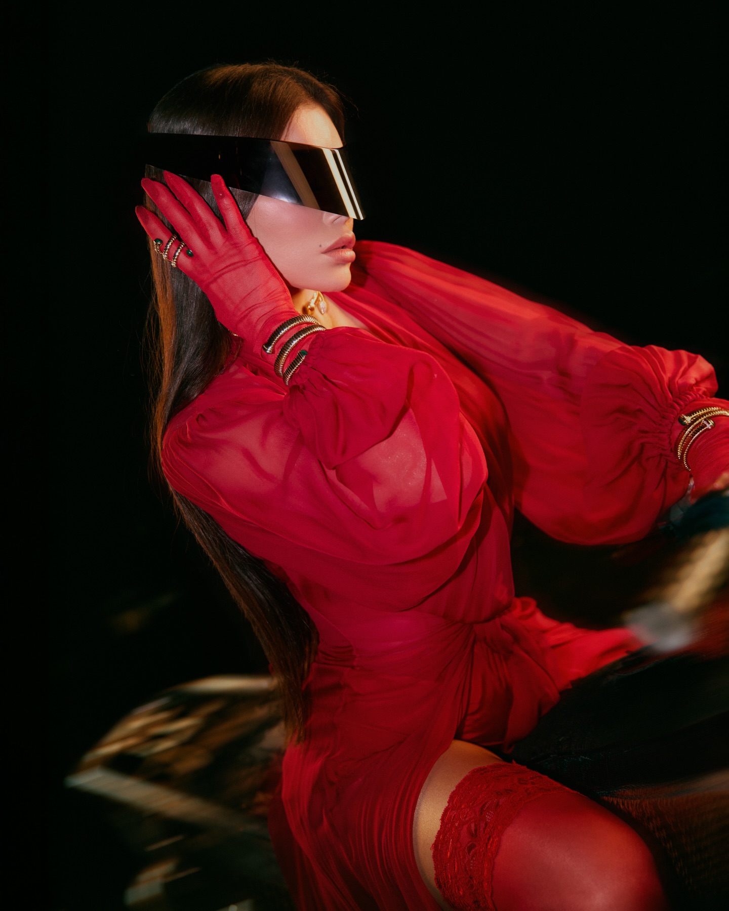 هيفاء وهبي بموضة اللانجري الأحمر من دولتشي أند غابانا (إنستغرام)