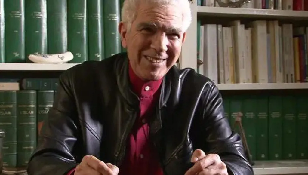 وفاة المؤرخ الجزائري محمد حربي في فرنسا