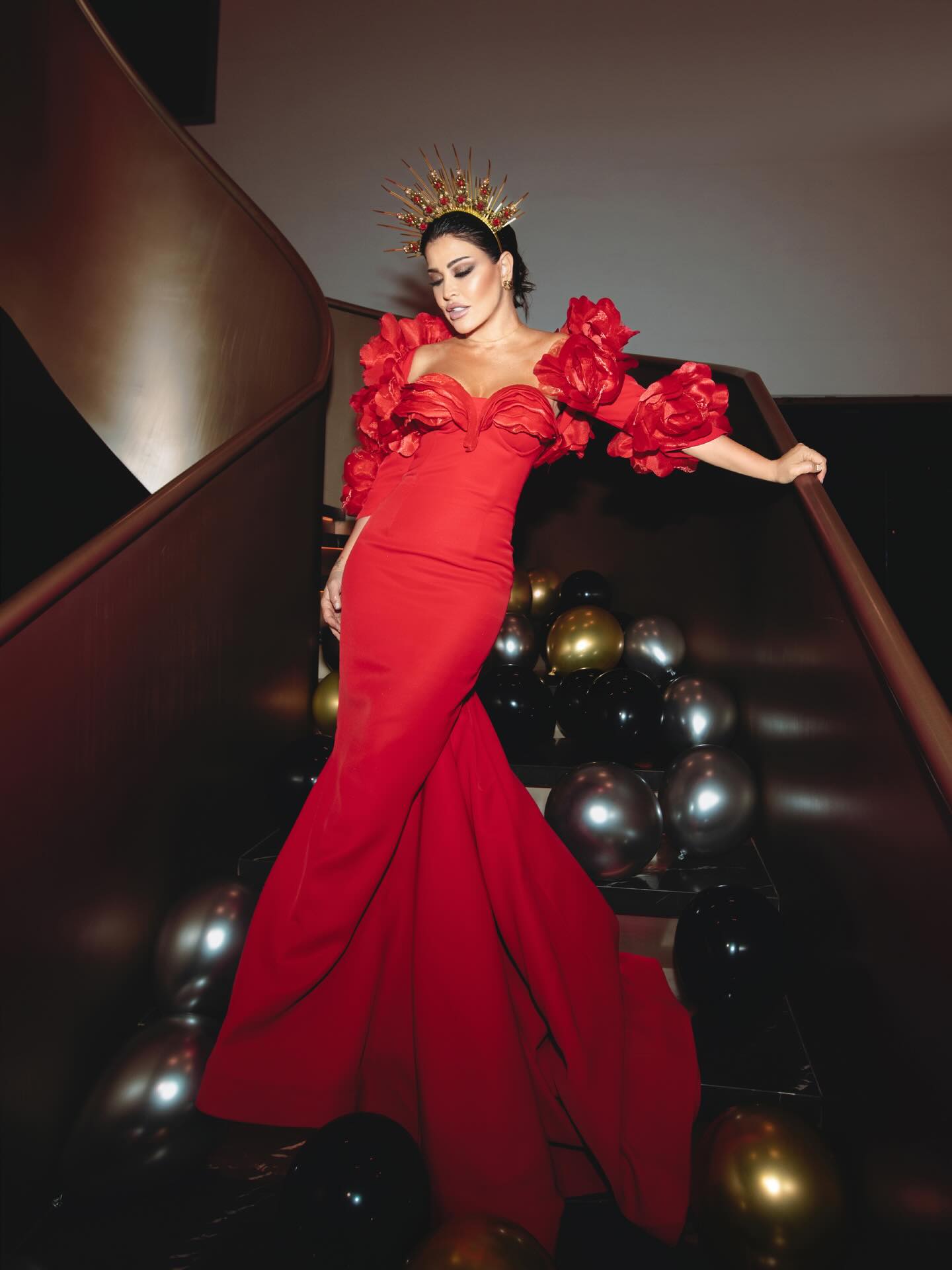 تصميم مهيب بالأحمر الجريء (إنستغرام)