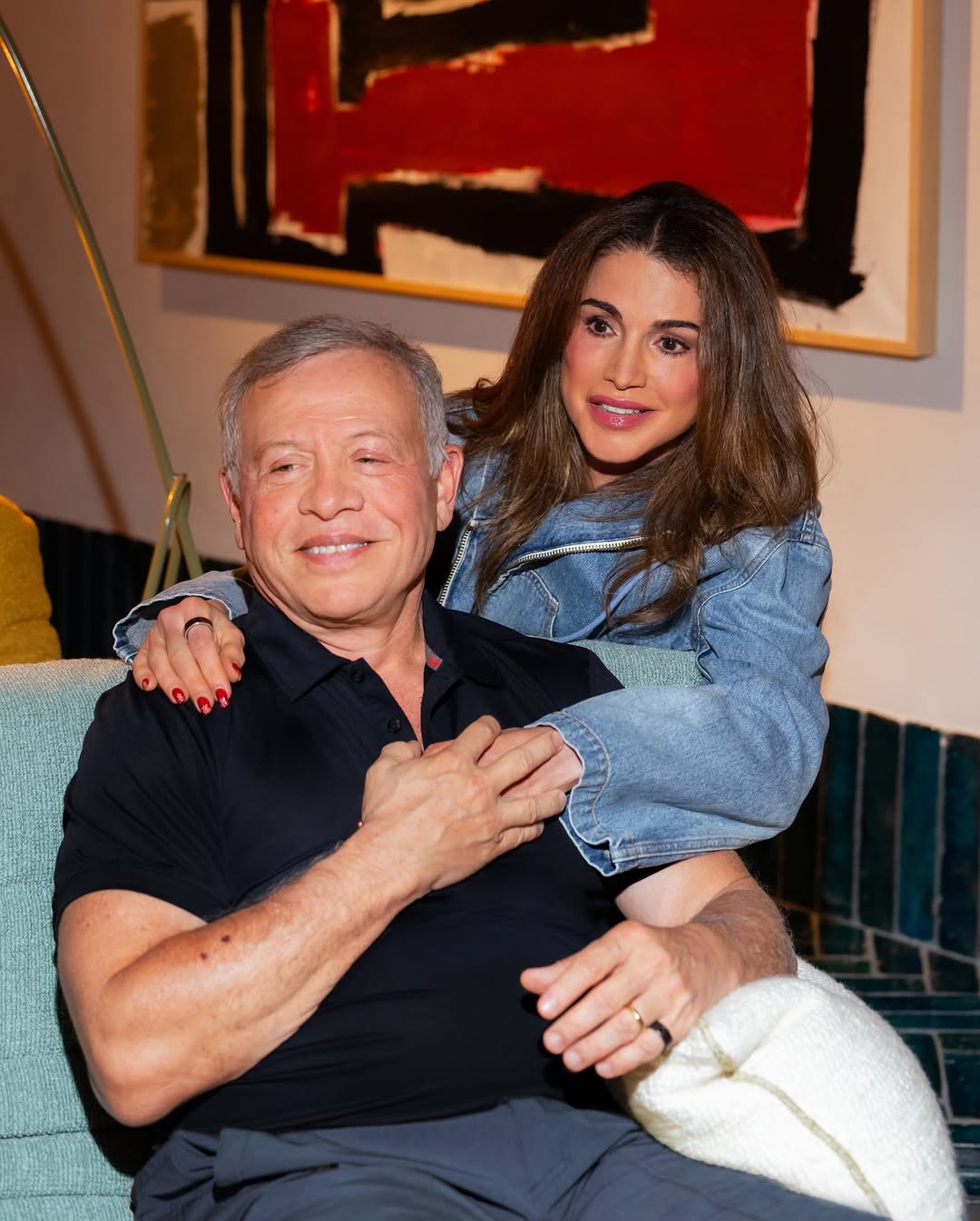 صورة نشرتها الملكة رانيا برفقة الملك العبدالله تودّع بها عام 2025 (انستغرام)