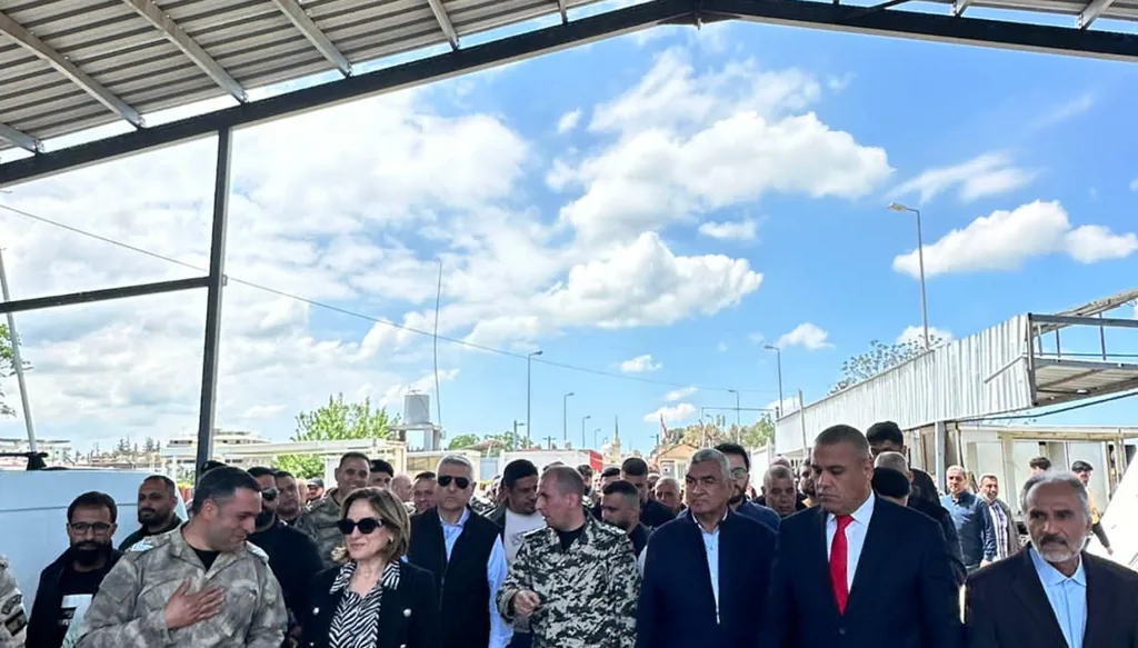 تحضيرات لافتتاح معبر البقيعة الحدودي بين لبنان وسوريا