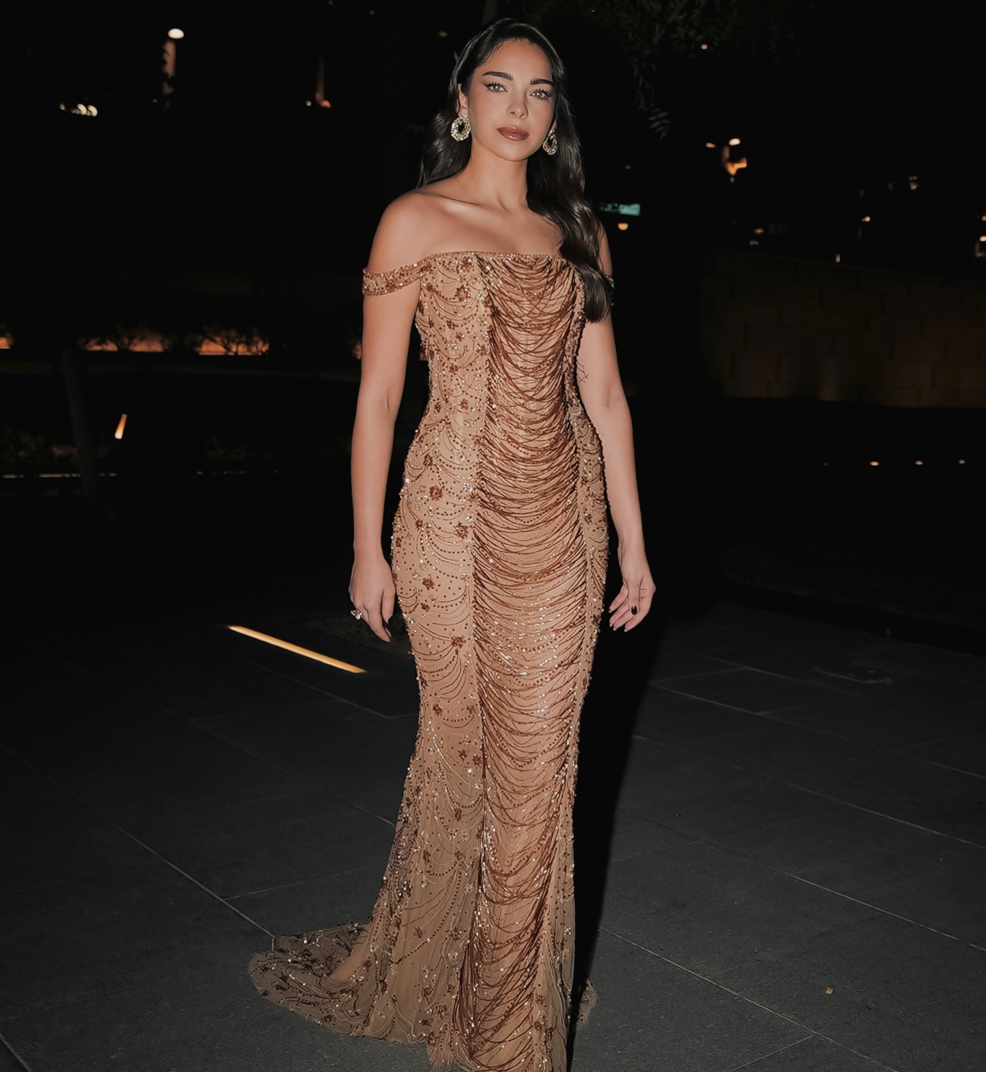 يارا بو منصف بتصميم باهر من نجا سعادة (إنستغرام)