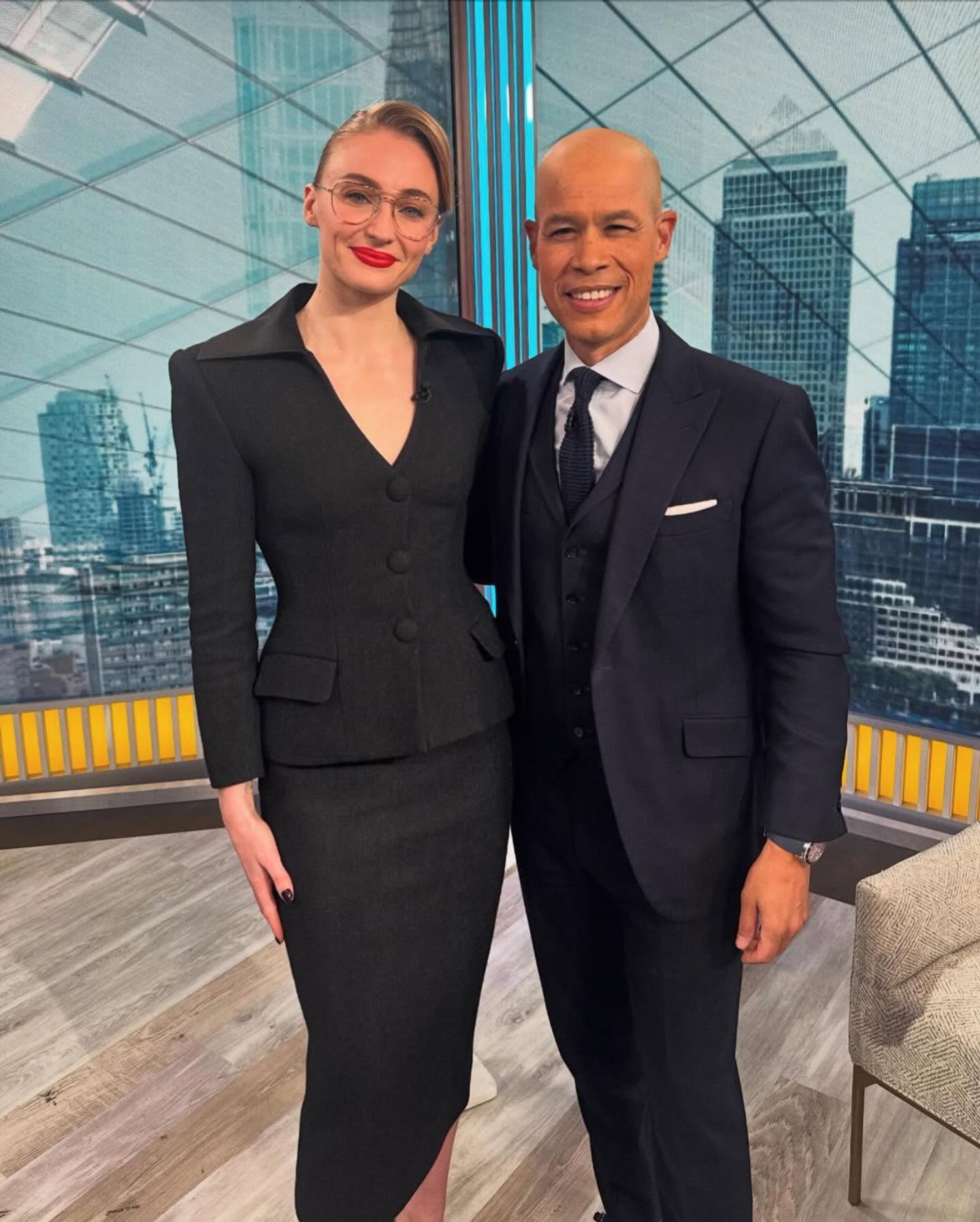 صوفي تيرنر بتايور من علامة Mrs Self Portrait (إنستغرام)