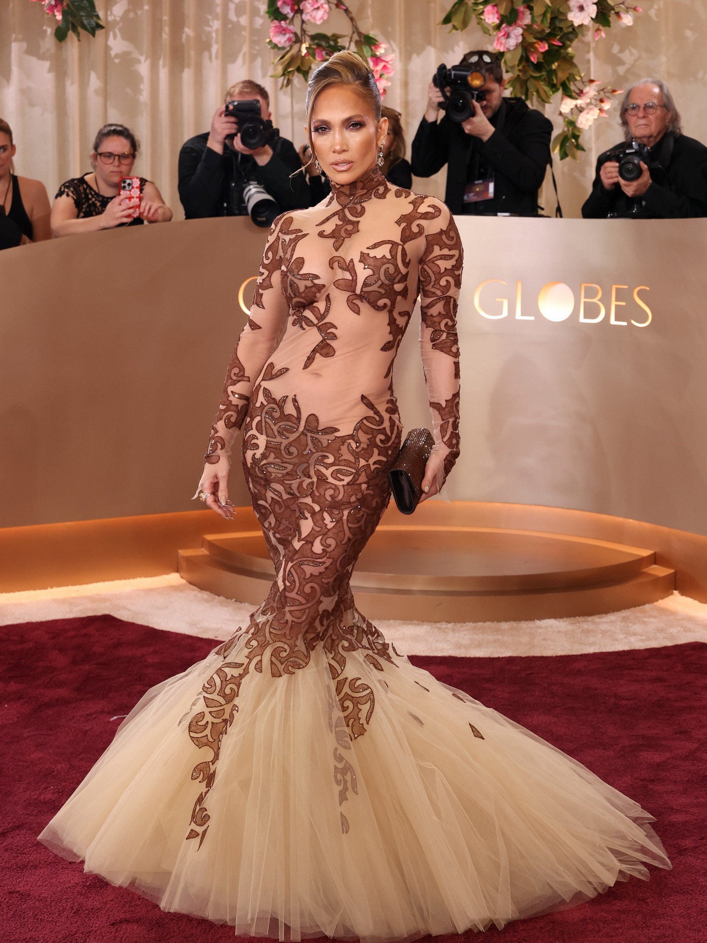 جينيفر لوبيز بتصميم جان لويس شيرير (إنستغرام)