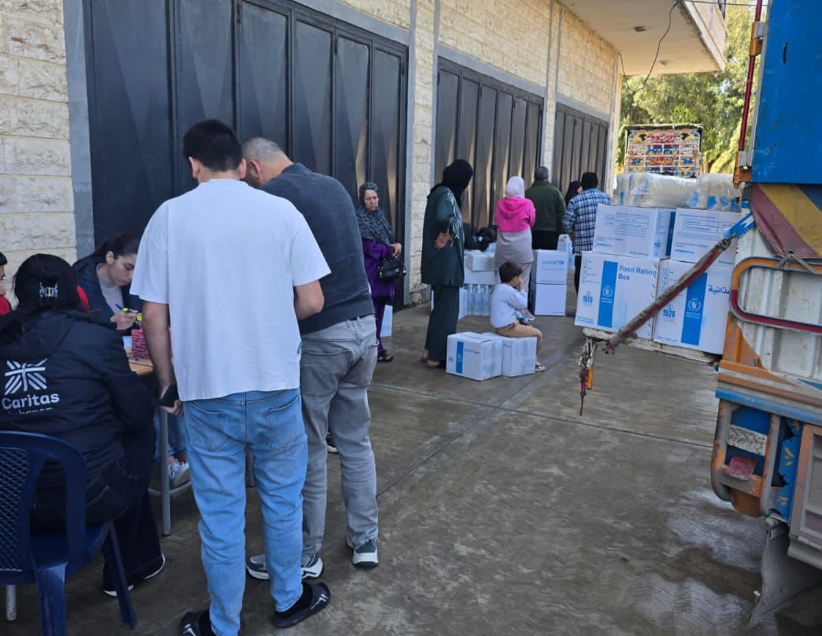 مساعدات للنازحين الى شمال لبنان 