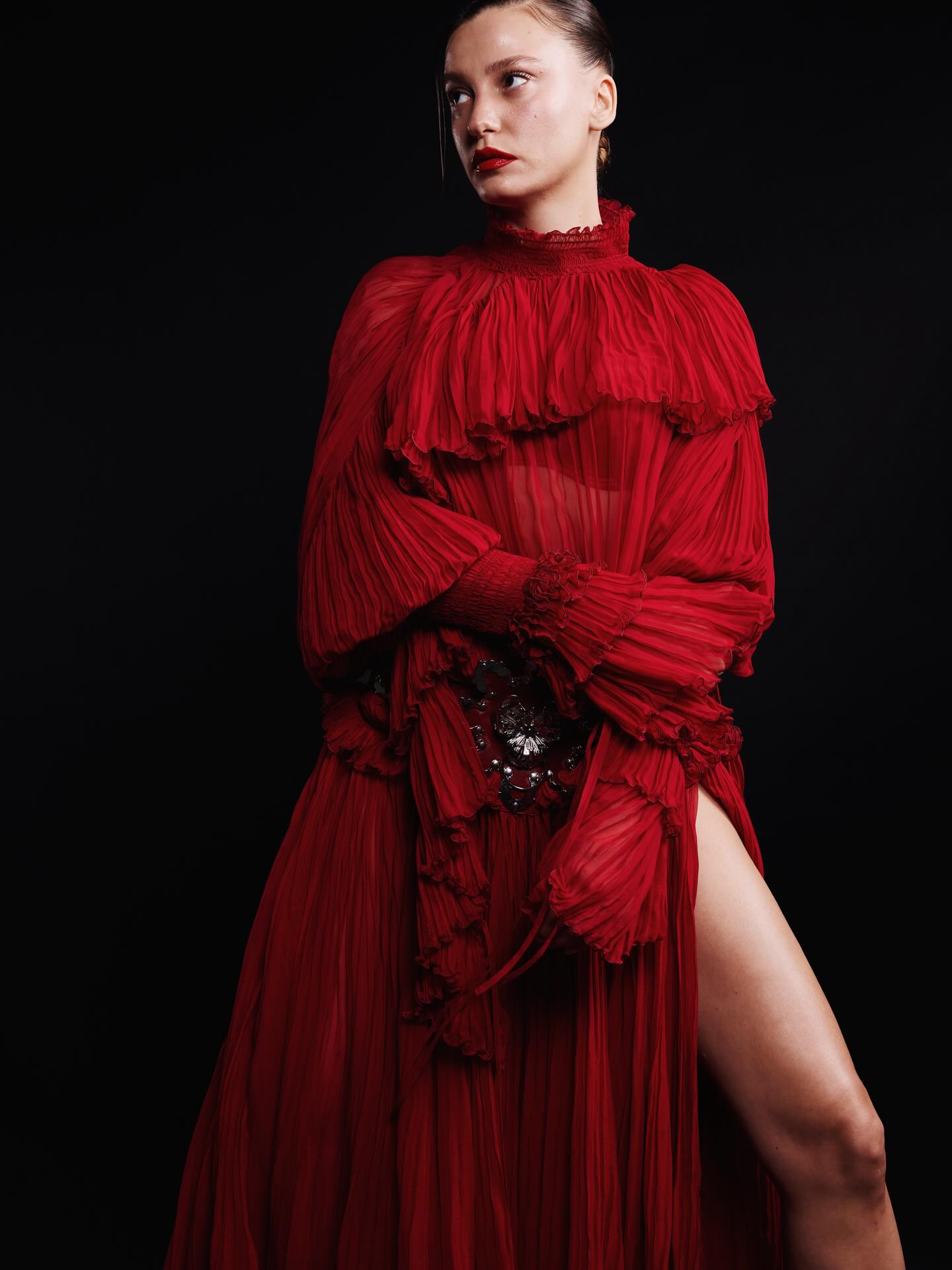 سيريناي ساريكايا نجمة تتقن لعبة الموضة (إنستغرام)