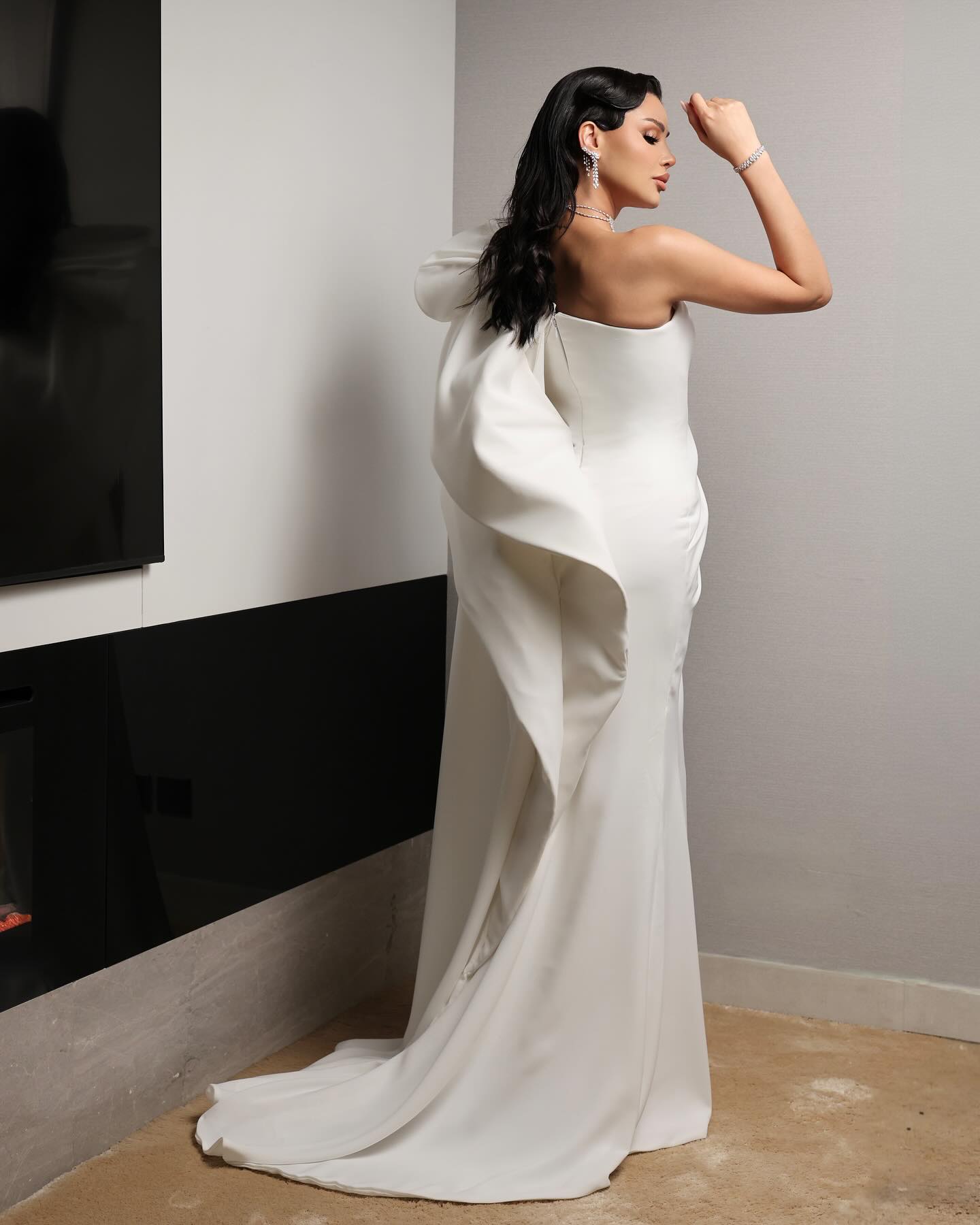 أميمة طالب بتصميم نيكولا جبران (تصوير خالد الغاشم)