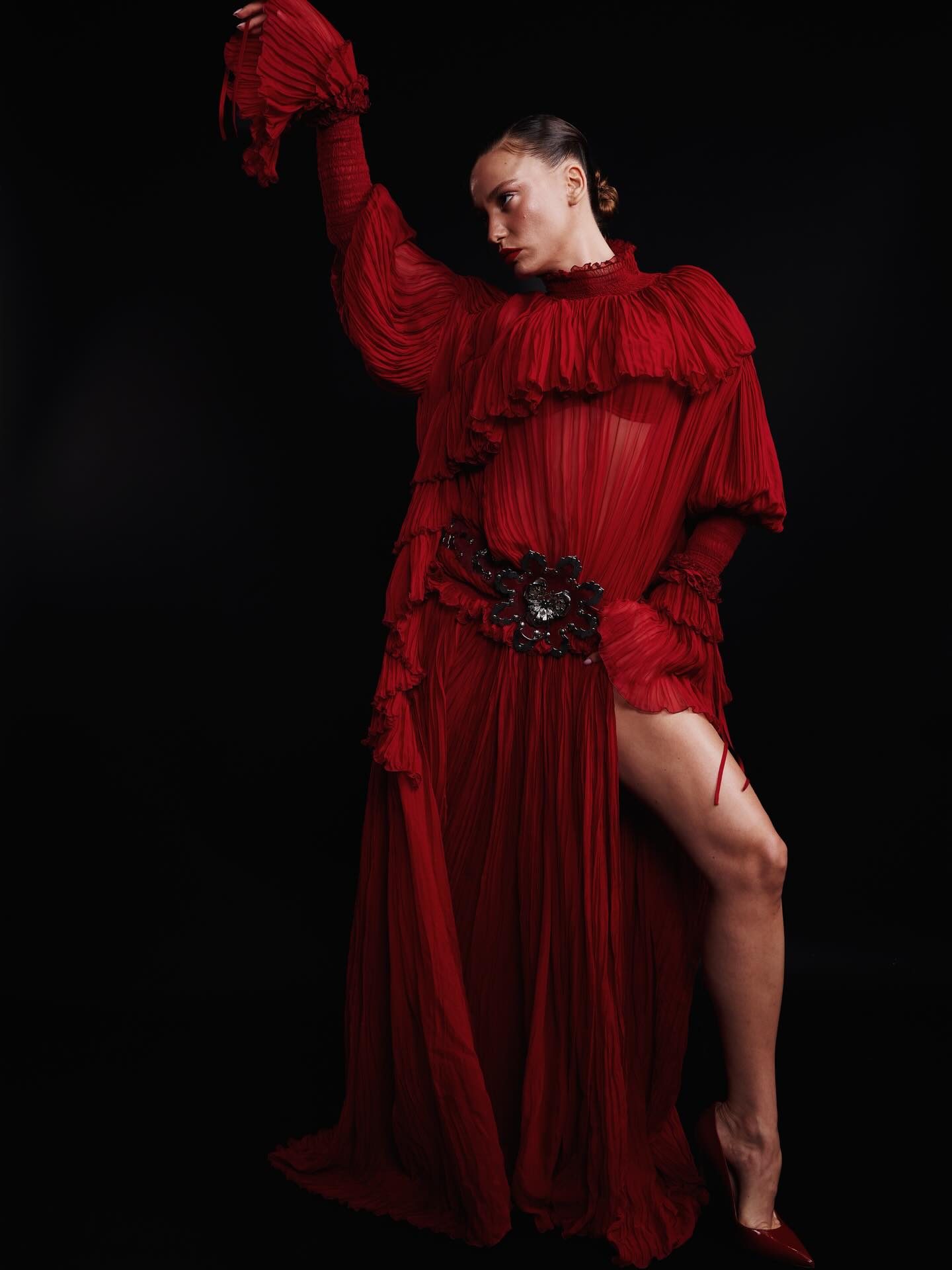 سيريناي بفستان أحمر من بلو مارين (إنستغرام)