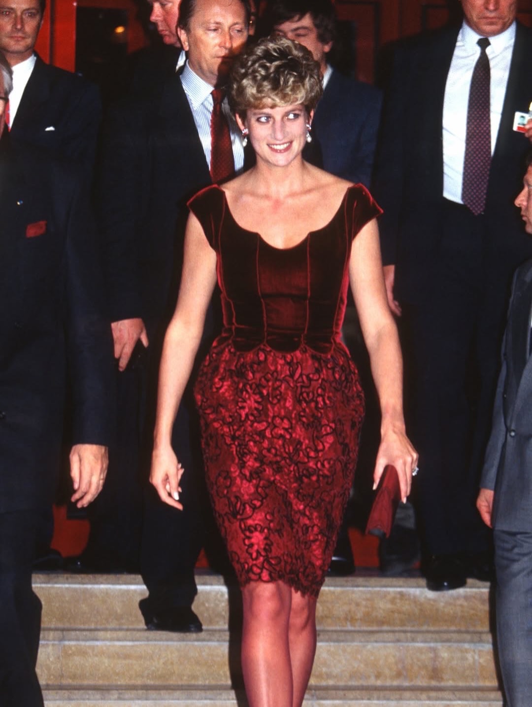 الليدي ديانا بتصميم فالنتينو (إنستغرام)