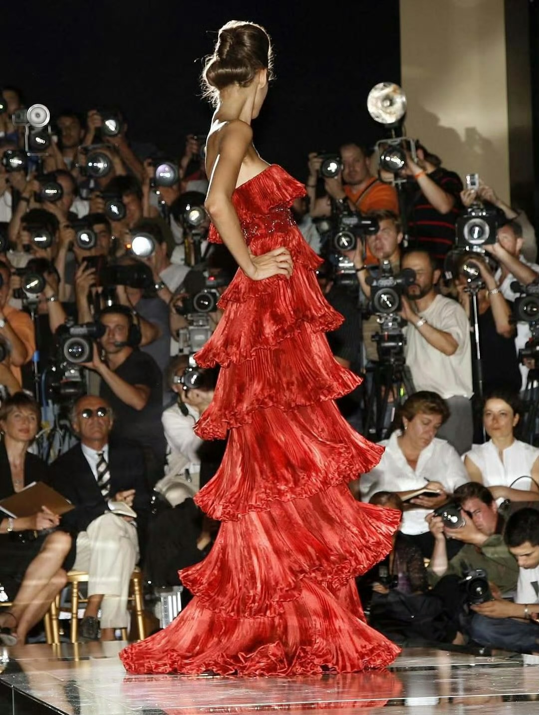 من عروض فالنتينو (إنستغرام)