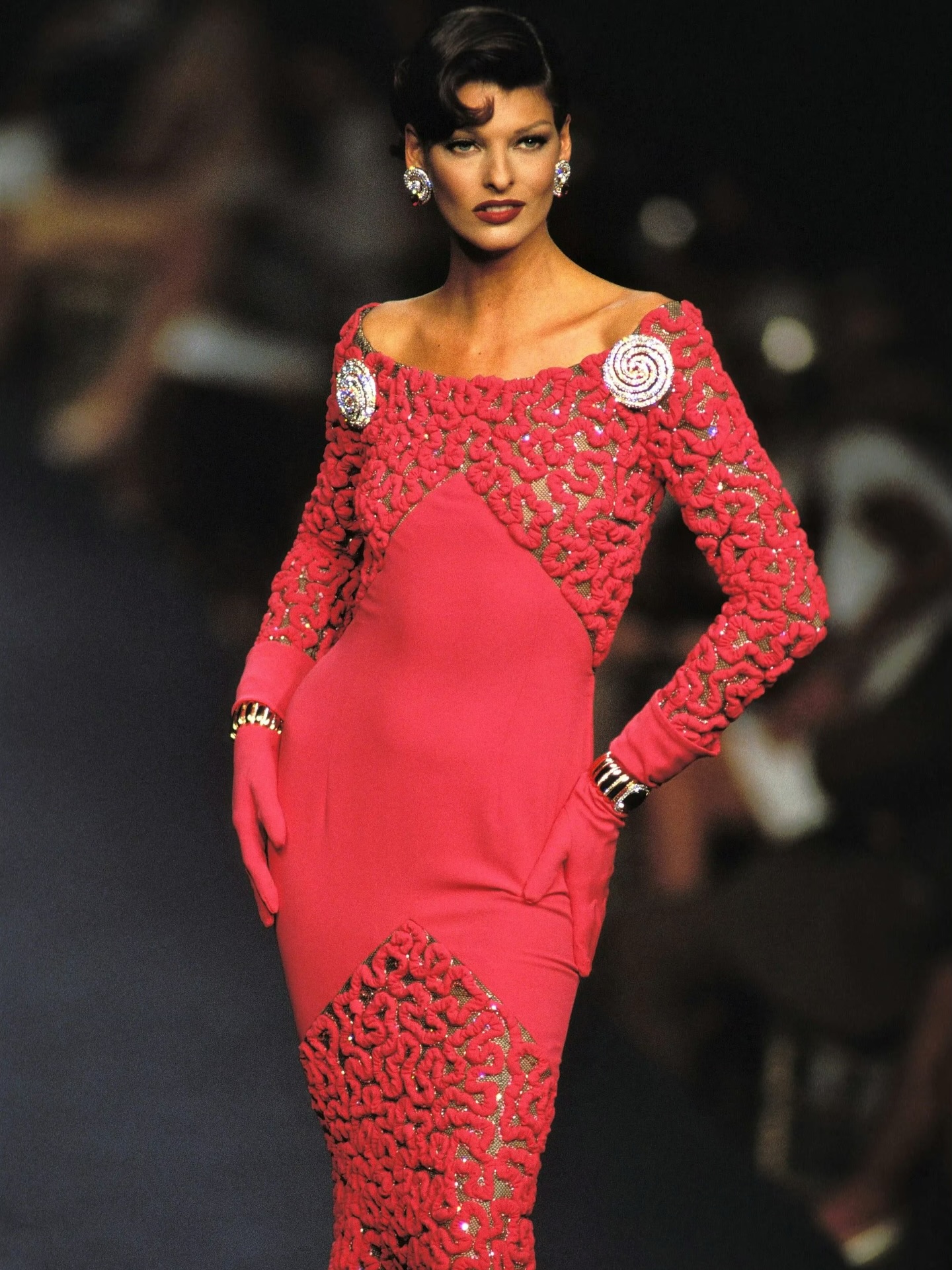 من عروض فالنتينو (إنستغرام)