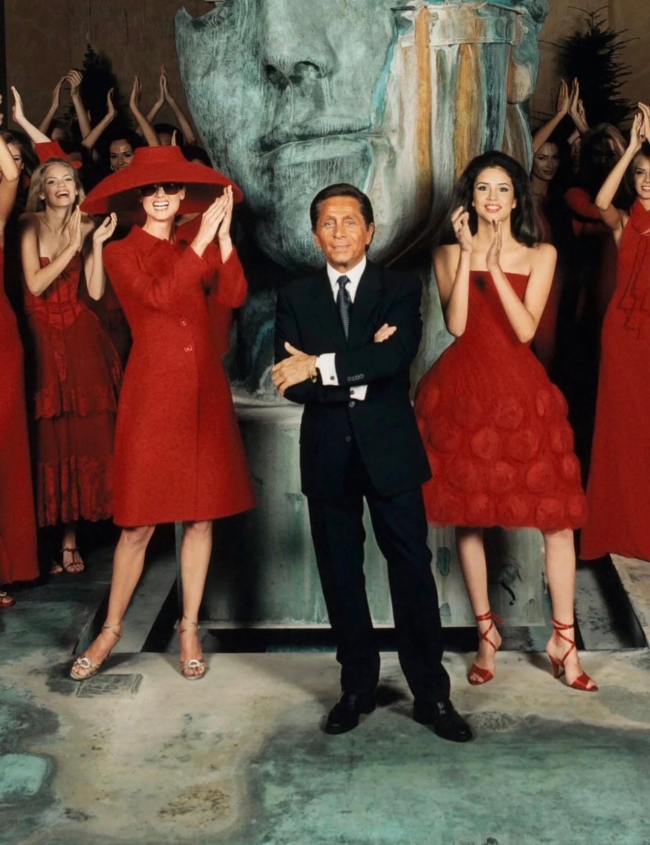 من عروض فالنتينو (إنستغرام)