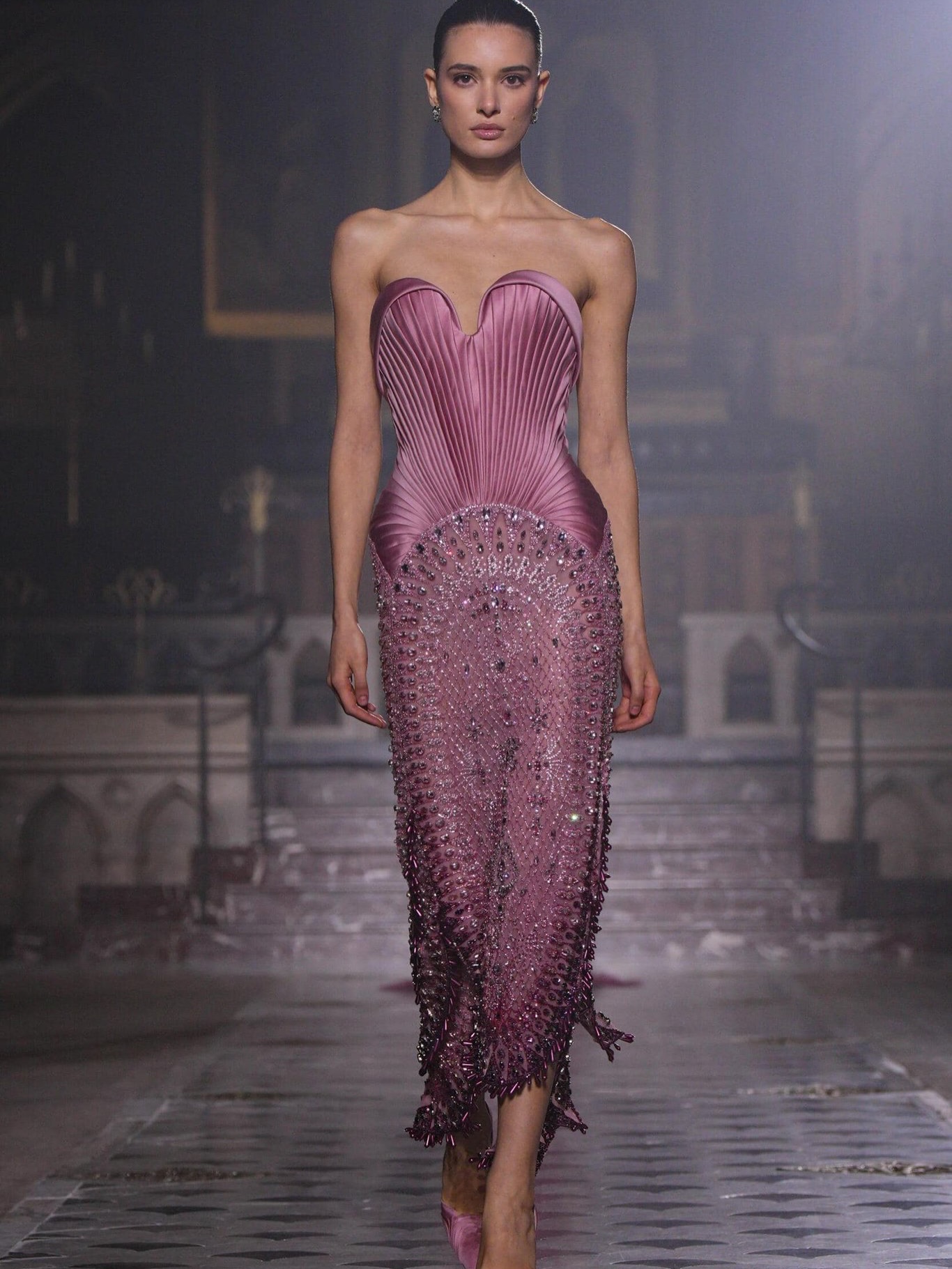 من مجموعة الحب لدار جورج حبيقة في أسبوع الخياطة الراقية في باريس (إنستغرام)