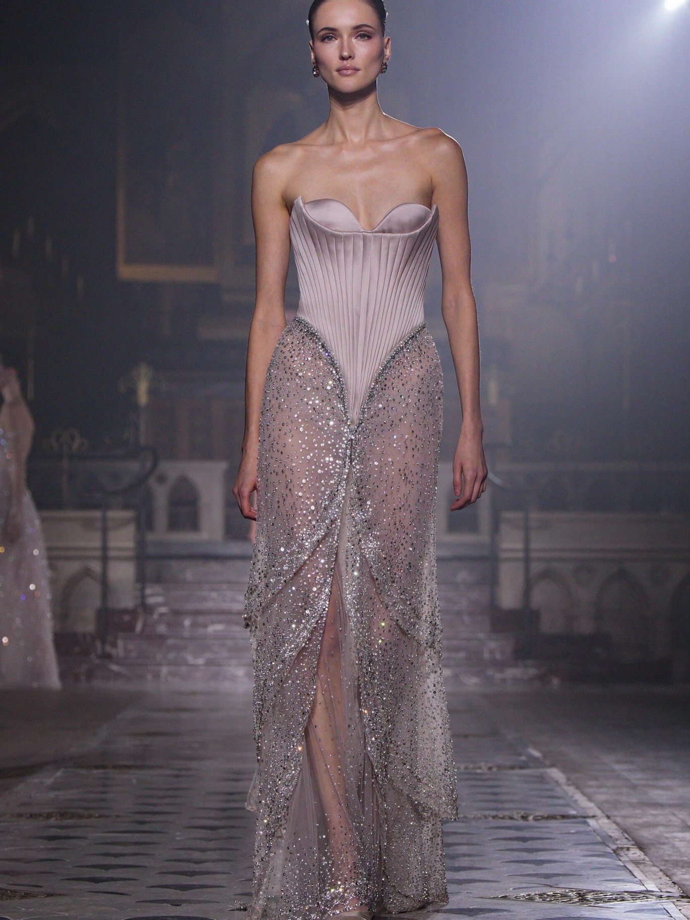 من مجموعة الحب لدار جورج حبيقة في أسبوع الخياطة الراقية في باريس (إنستغرام)