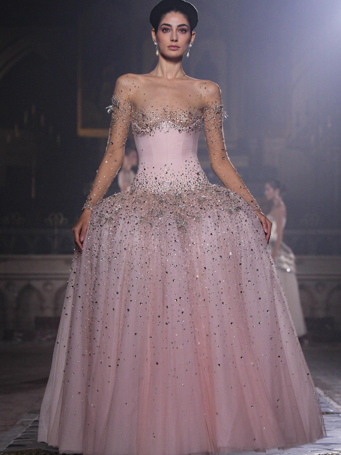 من مجموعة الحب لدار جورج حبيقة في أسبوع الخياطة الراقية في باريس (إنستغرام)