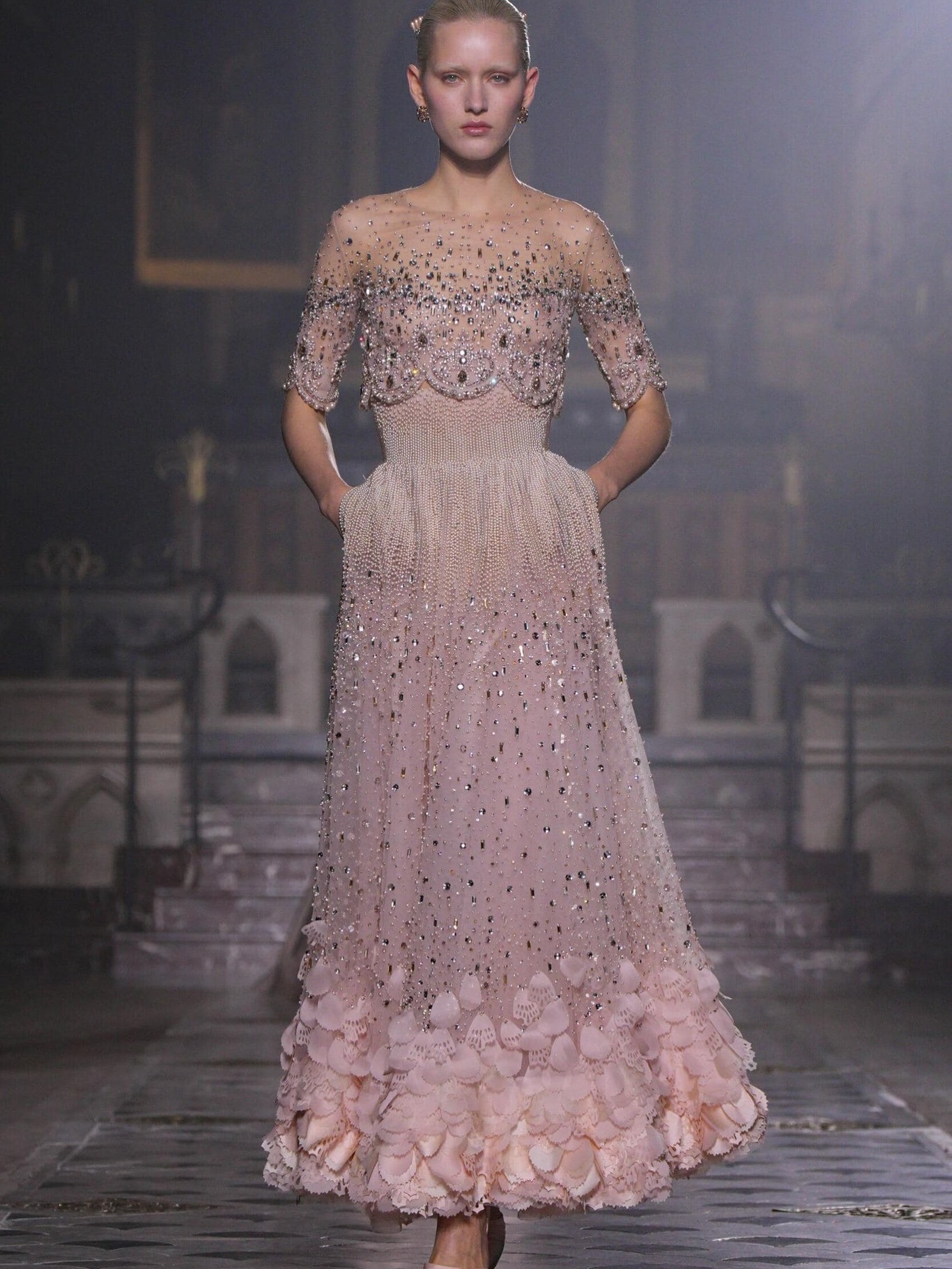 من مجموعة الحب لدار جورج حبيقة في أسبوع الخياطة الراقية في باريس (إنستغرام)