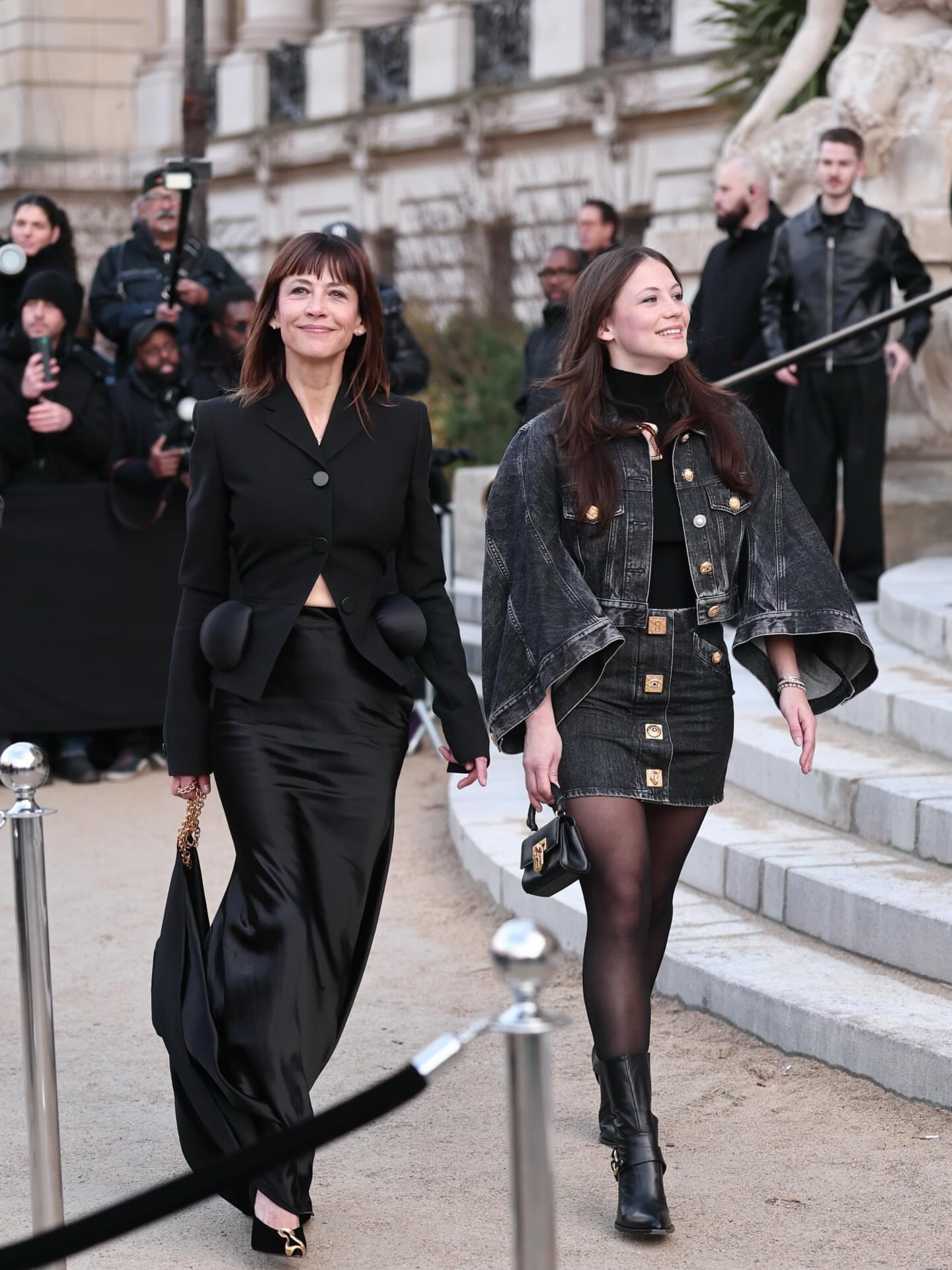 623108417_18566340166048768_719794385873