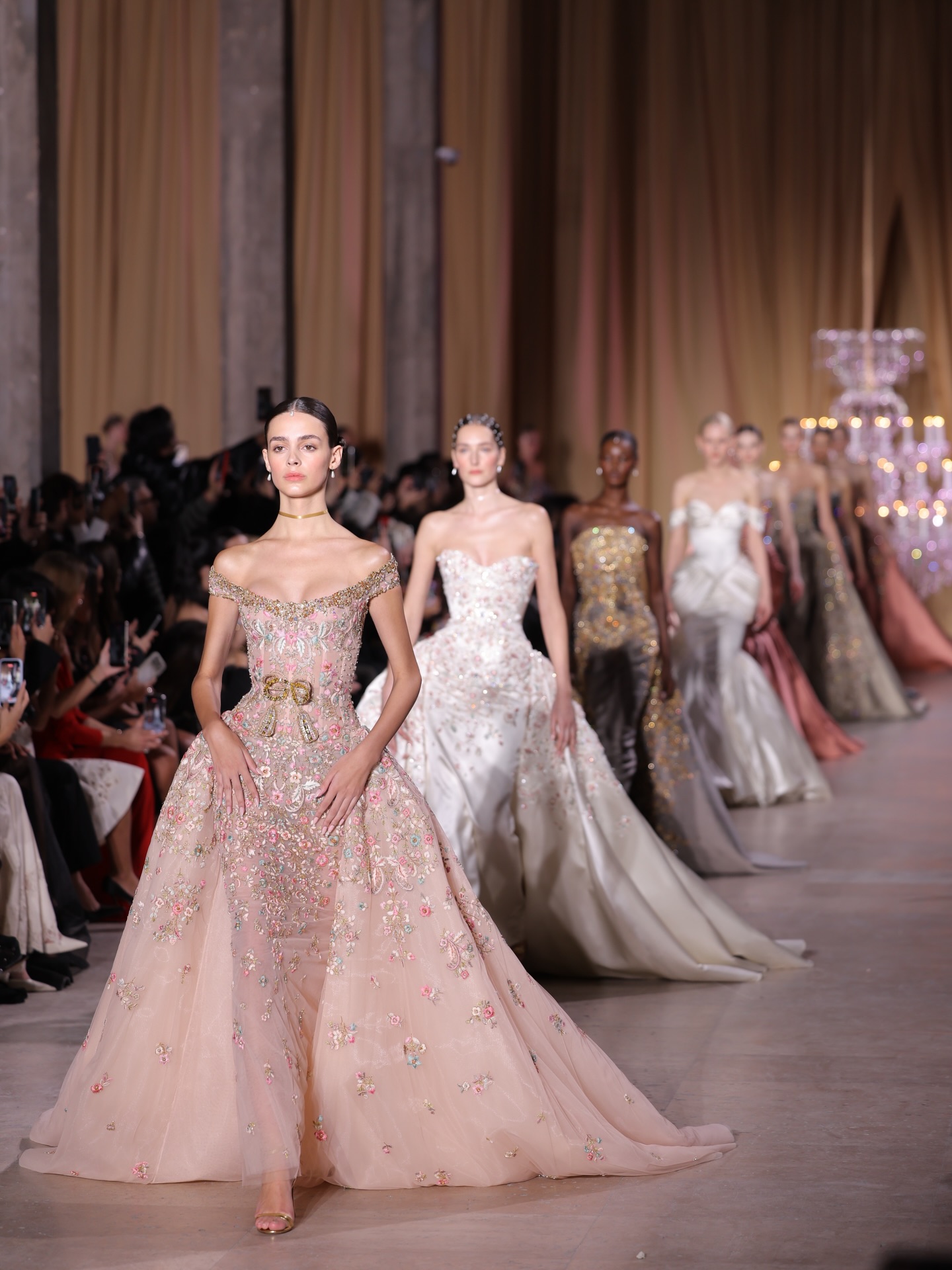 من مجموعة زهير مراد للخياطة الراقية لربيع وصيف 2026 (تصوير باتريك صوايا)