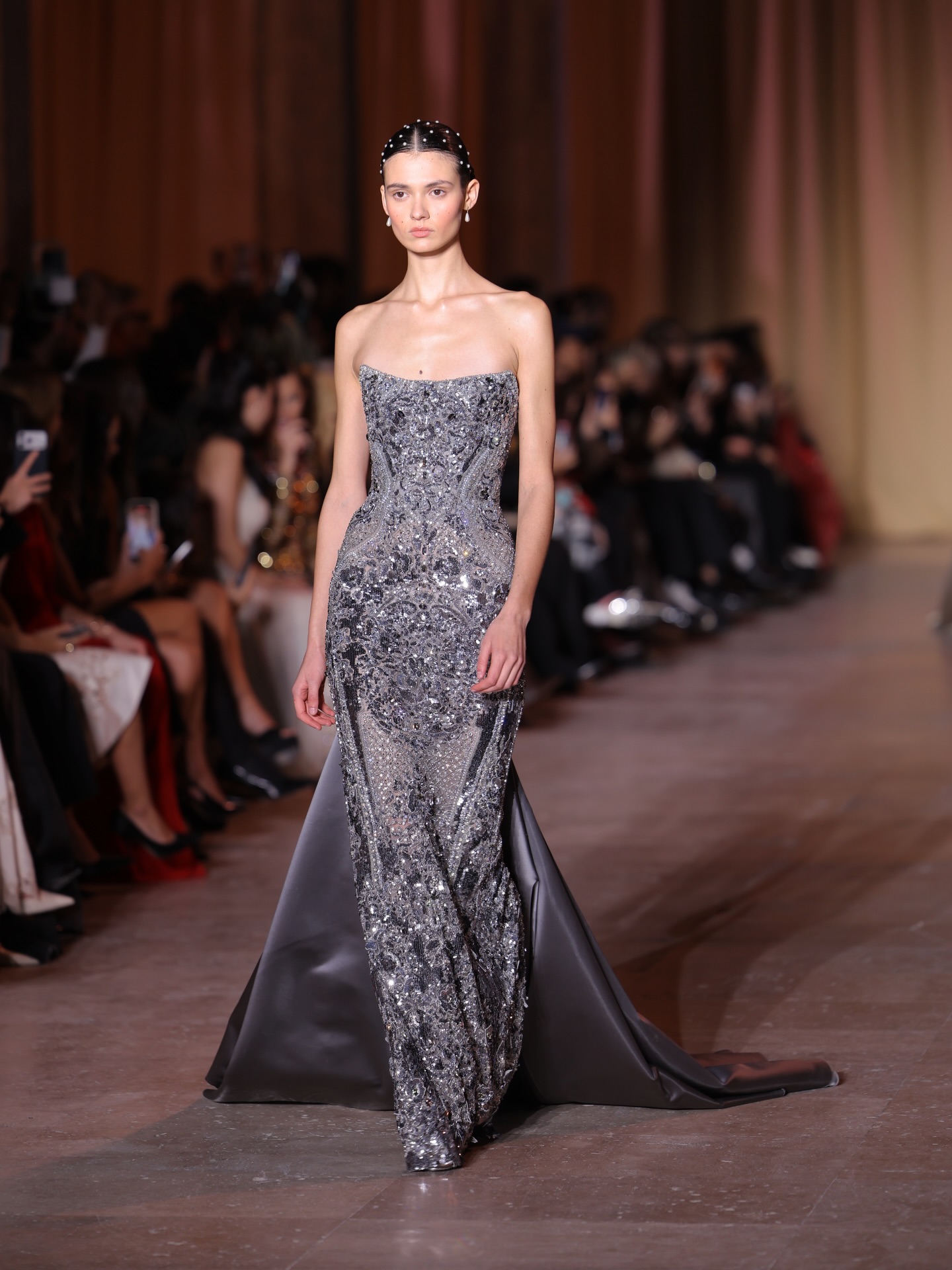 من مجموعة زهير مراد للخياطة الراقية لربيع وصيف 2026 (تصوير باتريك صوايا)