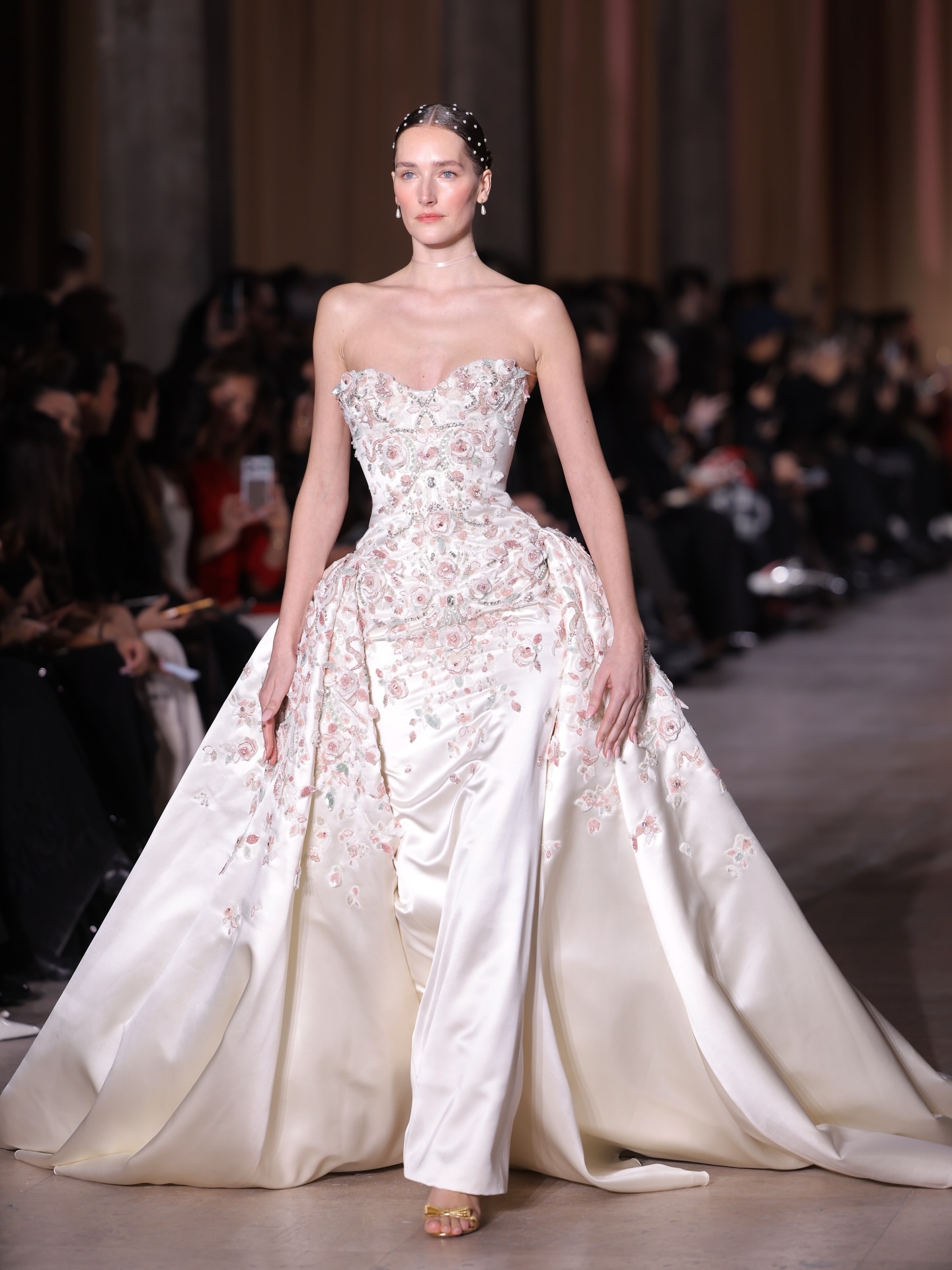 من مجموعة زهير مراد للخياطة الراقية لربيع وصيف 2026 (تصوير باتريك صوايا)