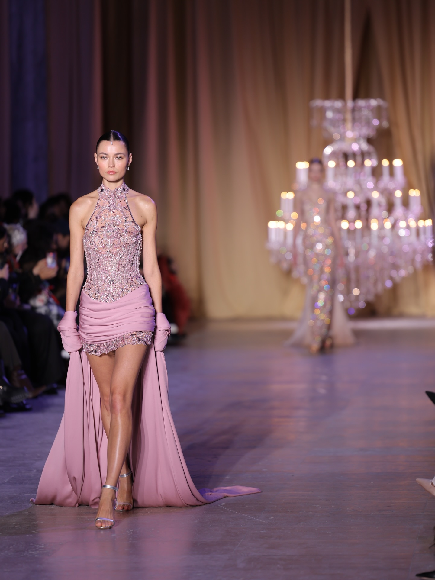 من مجموعة زهير مراد للخياطة الراقية لربيع وصيف 2026 (تصوير باتريك صوايا)