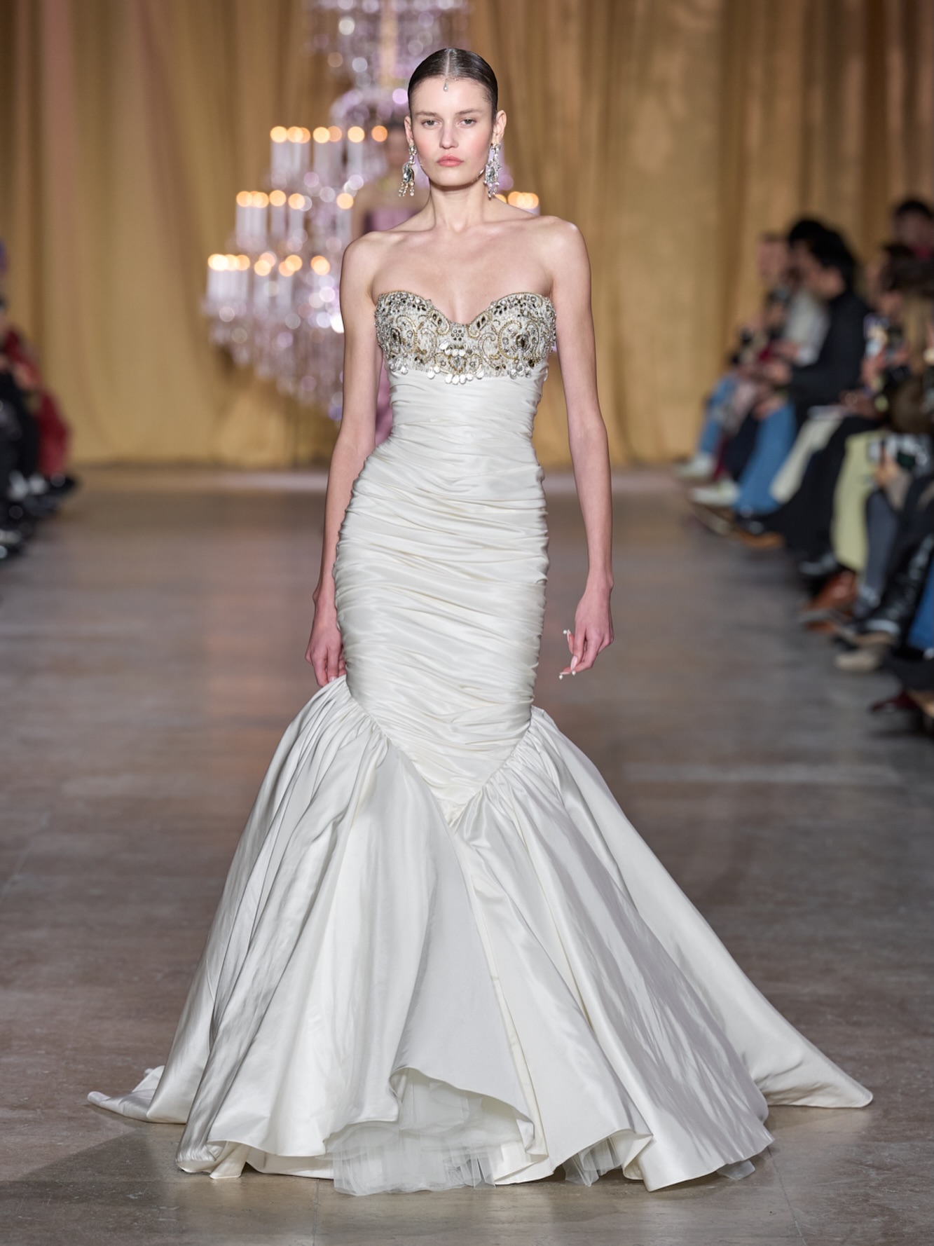 من مجموعة زهير مراد للخياطة الراقية لربيع وصيف 2026 (تصوير باتريك صوايا)