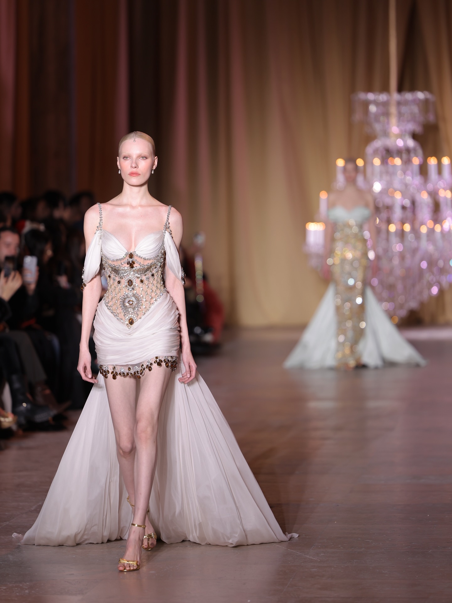 من مجموعة زهير مراد للخياطة الراقية لربيع وصيف 2026 (تصوير باتريك صوايا)