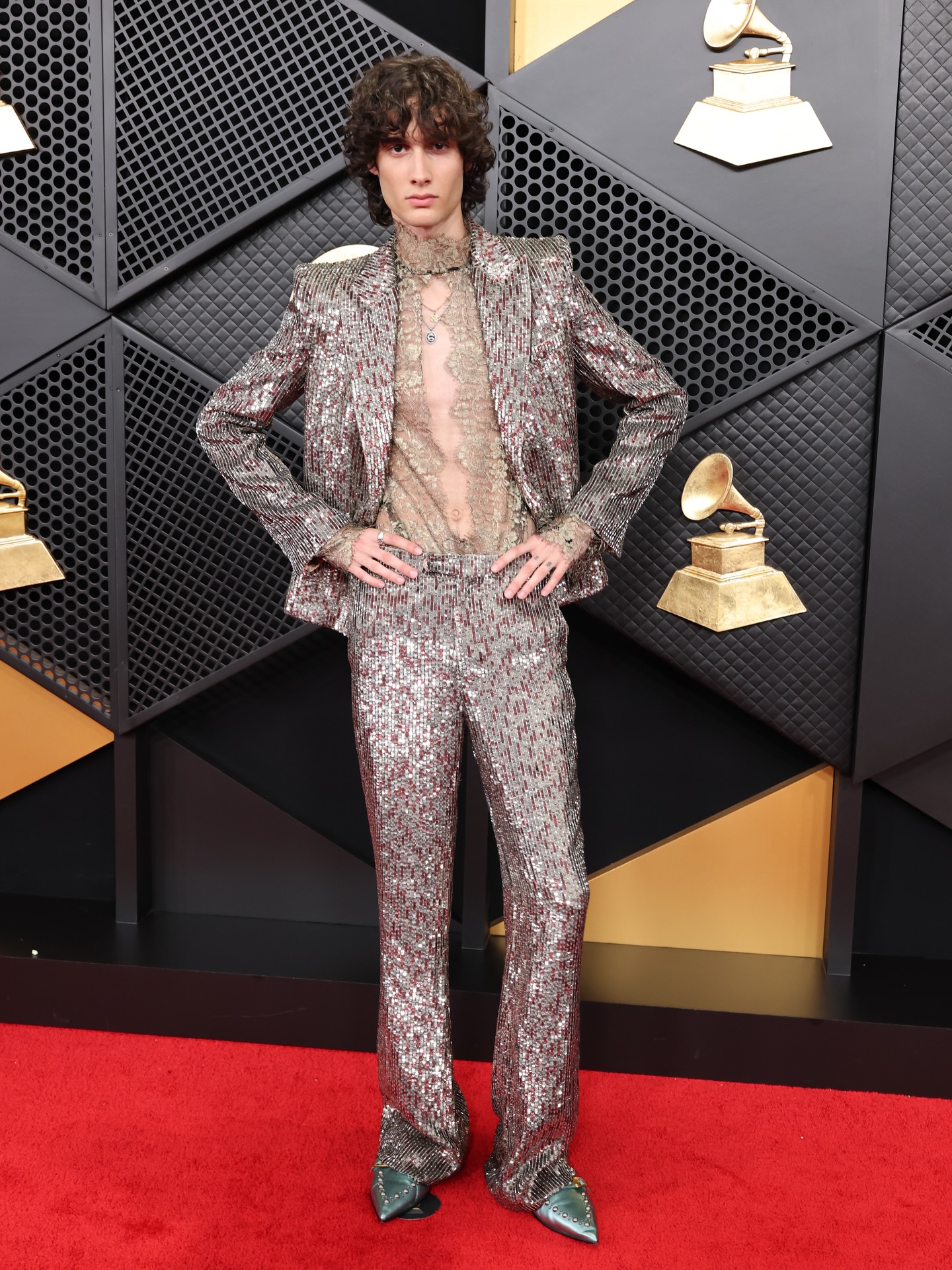 سومبر بتصميم خاص من فالنتينو (إنستغرام)