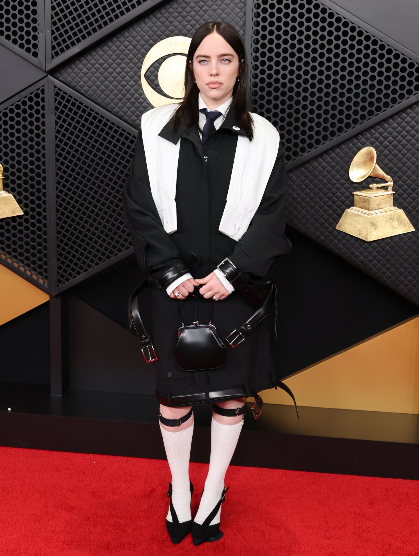 بيلي إيليش بتصميم هوداكوفا (إنستغرام)