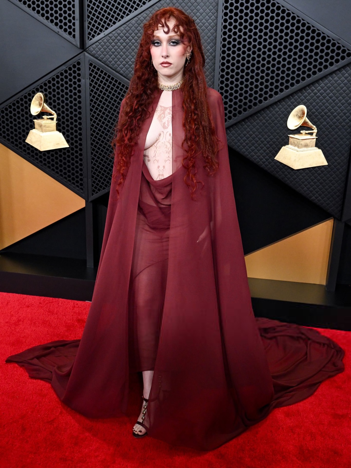 تشابل رون بتصميم موغلر (إنستغرام)