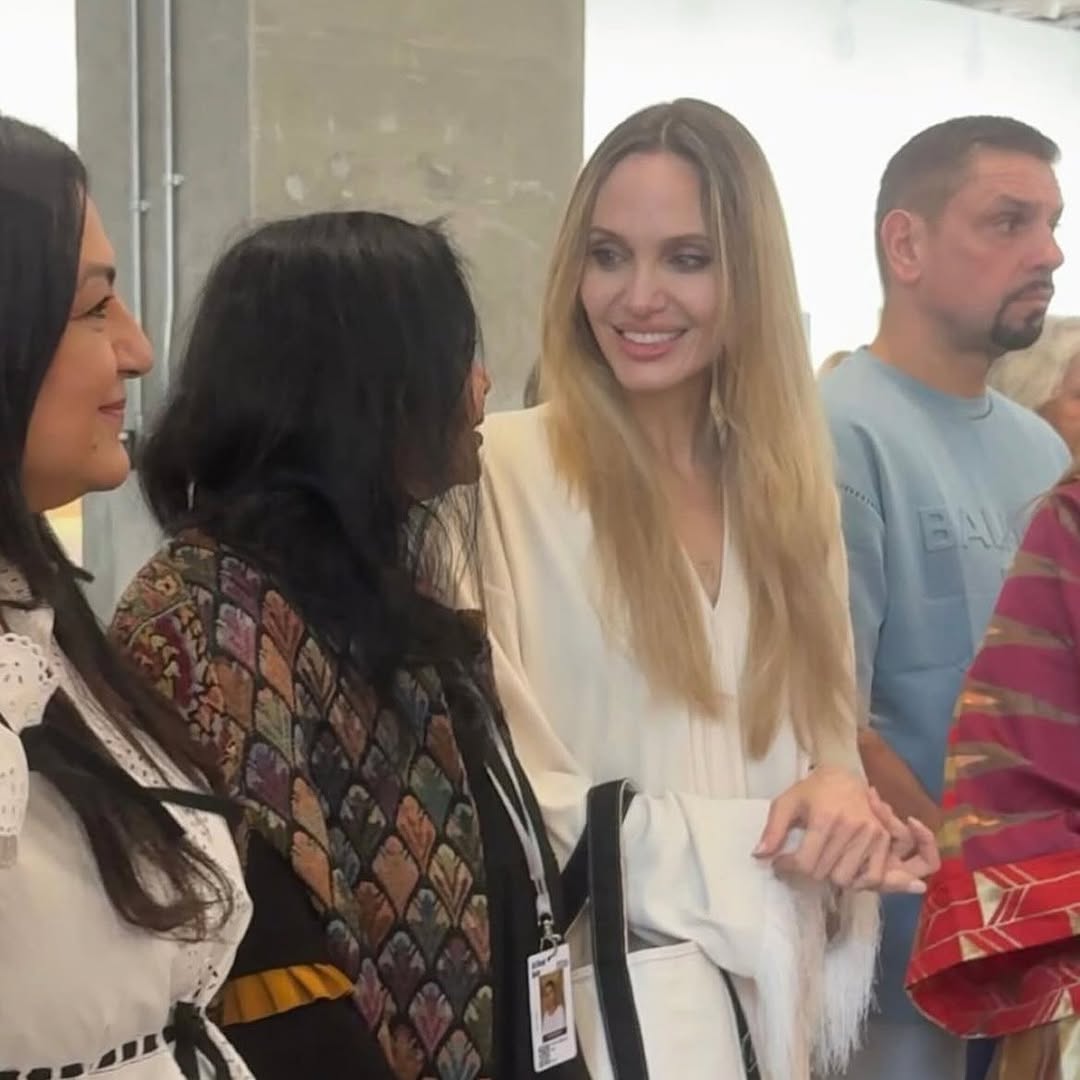 أنجيلينا جولي تزور معض آرت بازل قطر في الدوحة (انستغرام)