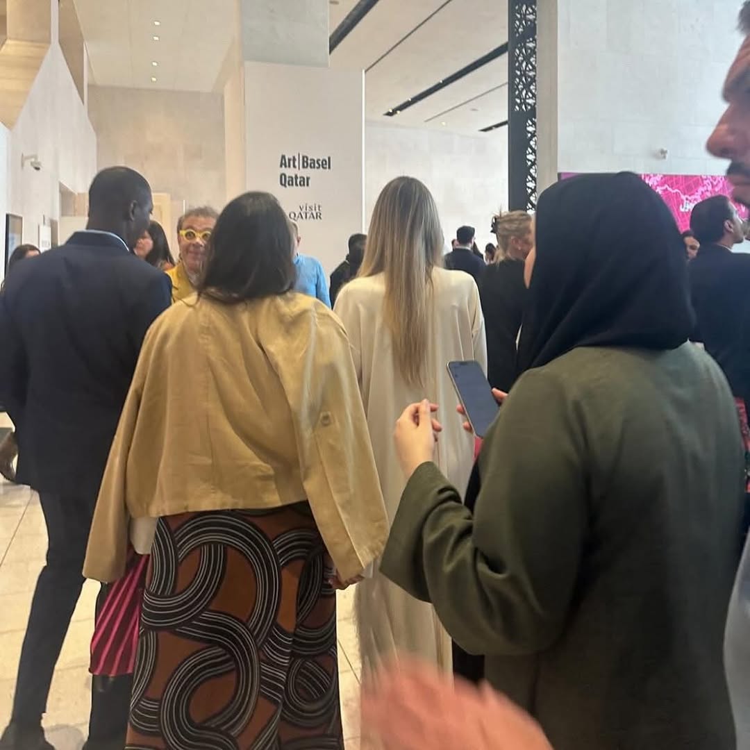 أنجيلينا جولي تزور معض آرت بازل قطر في الدوحة (انستغرام)