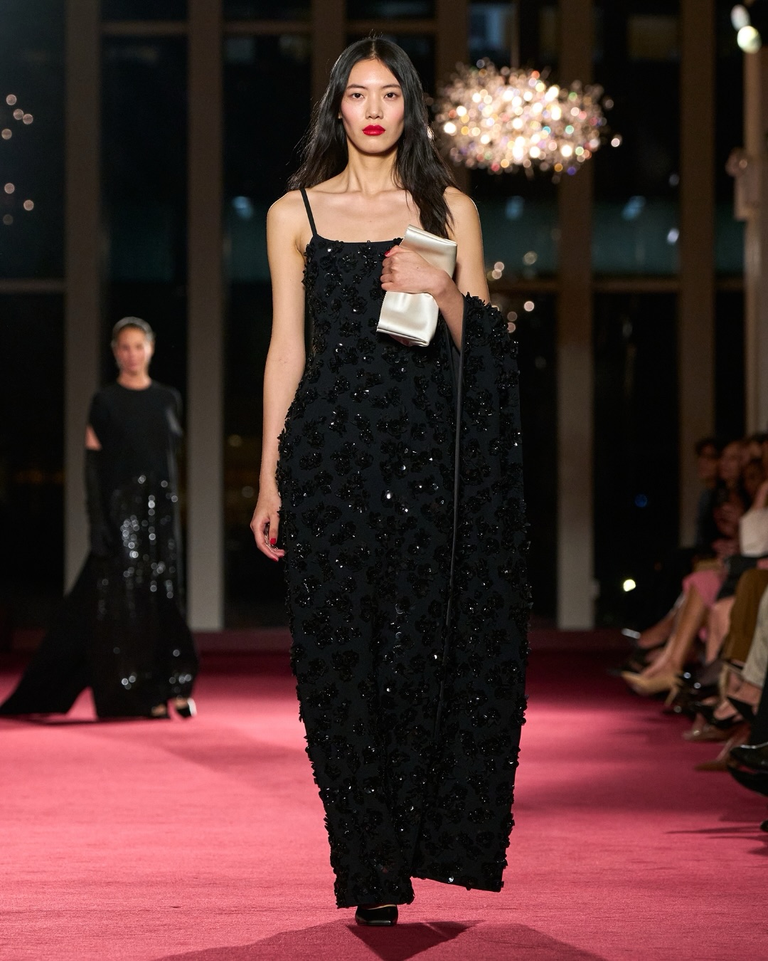 من عرض أزياء مايكل كورس لخريف 2026 (إنستغرام)