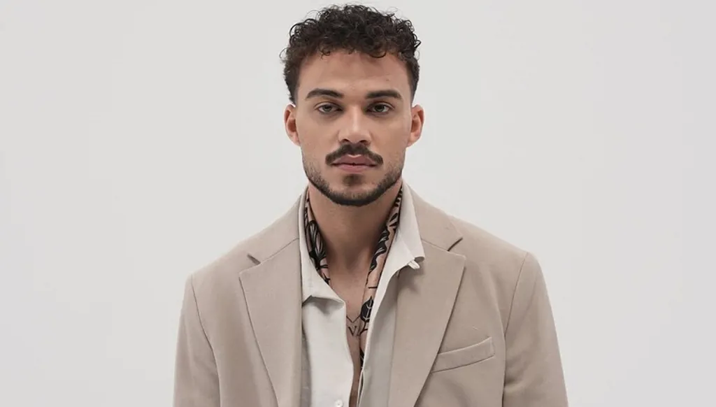 حسام السّيلاوي يعتذر بعد أزمة تصريحاته الدّينية: "أعاني مرضاً عصبياً وهلاوس" (صور)