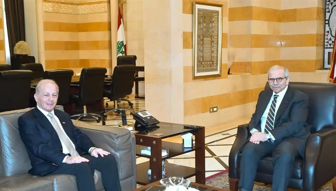 نواف سلام للسفير الأميركي: لا يفاوض أحد عن لبنان غير الدولة 