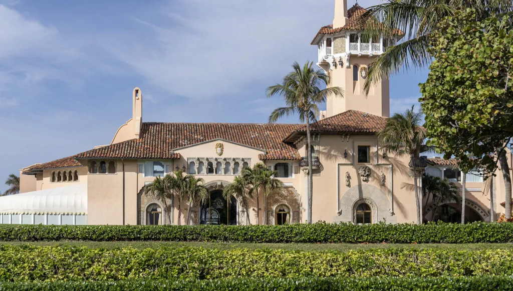 موظفو الخدمة السرية يقتلون رجلاً حاول اقتحام منتجع ترامب في فلوريدا