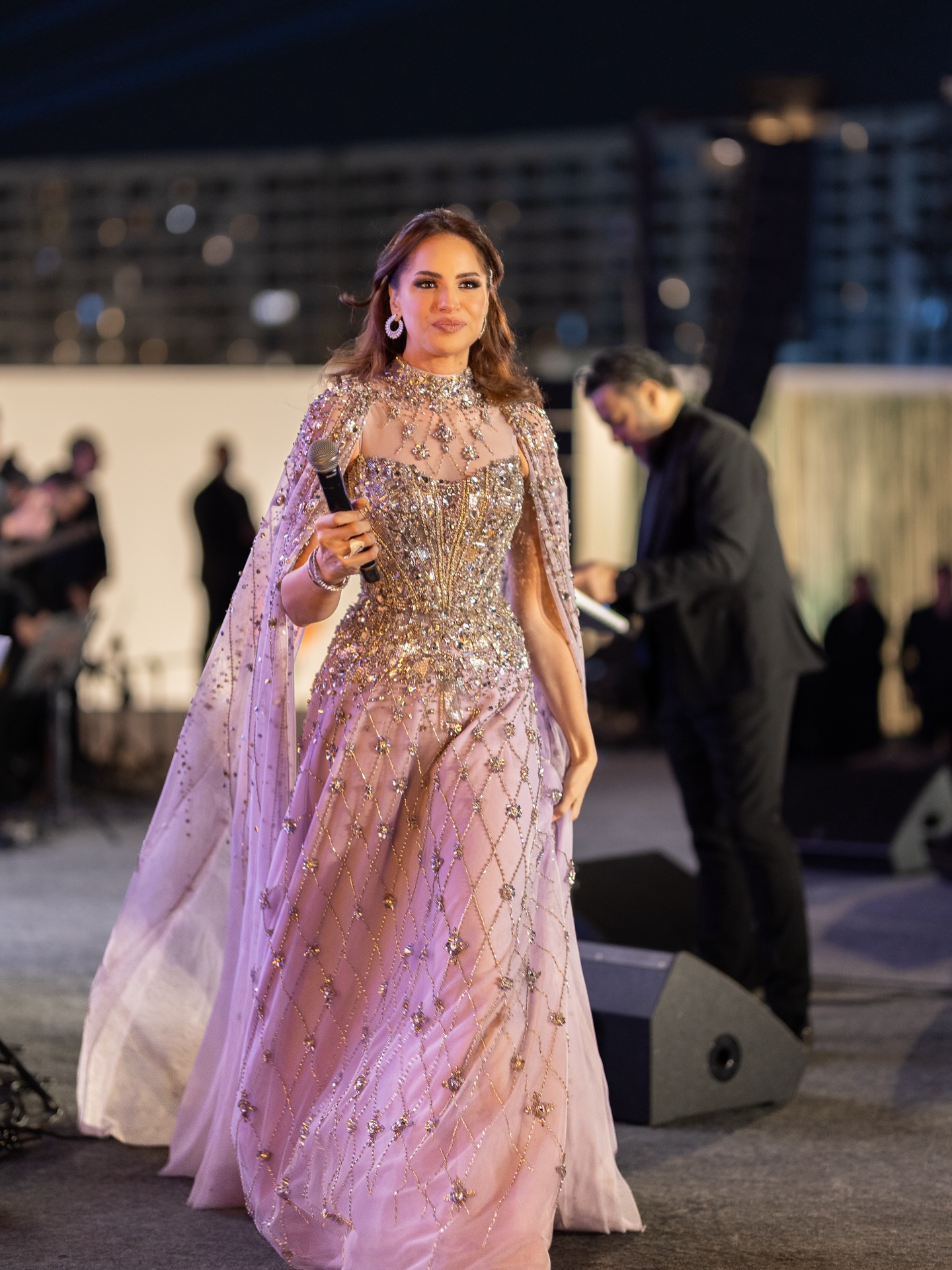 آمال ماهر بتصميم خالد ومروان (تصوير فهد الصياد)