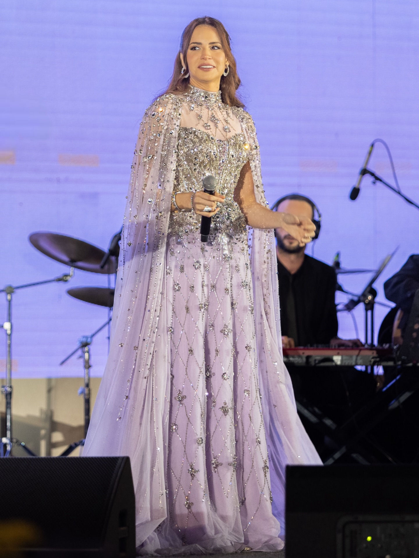 آمال ماهر بتصميم خالد ومروان (تصوير فهد الصياد)