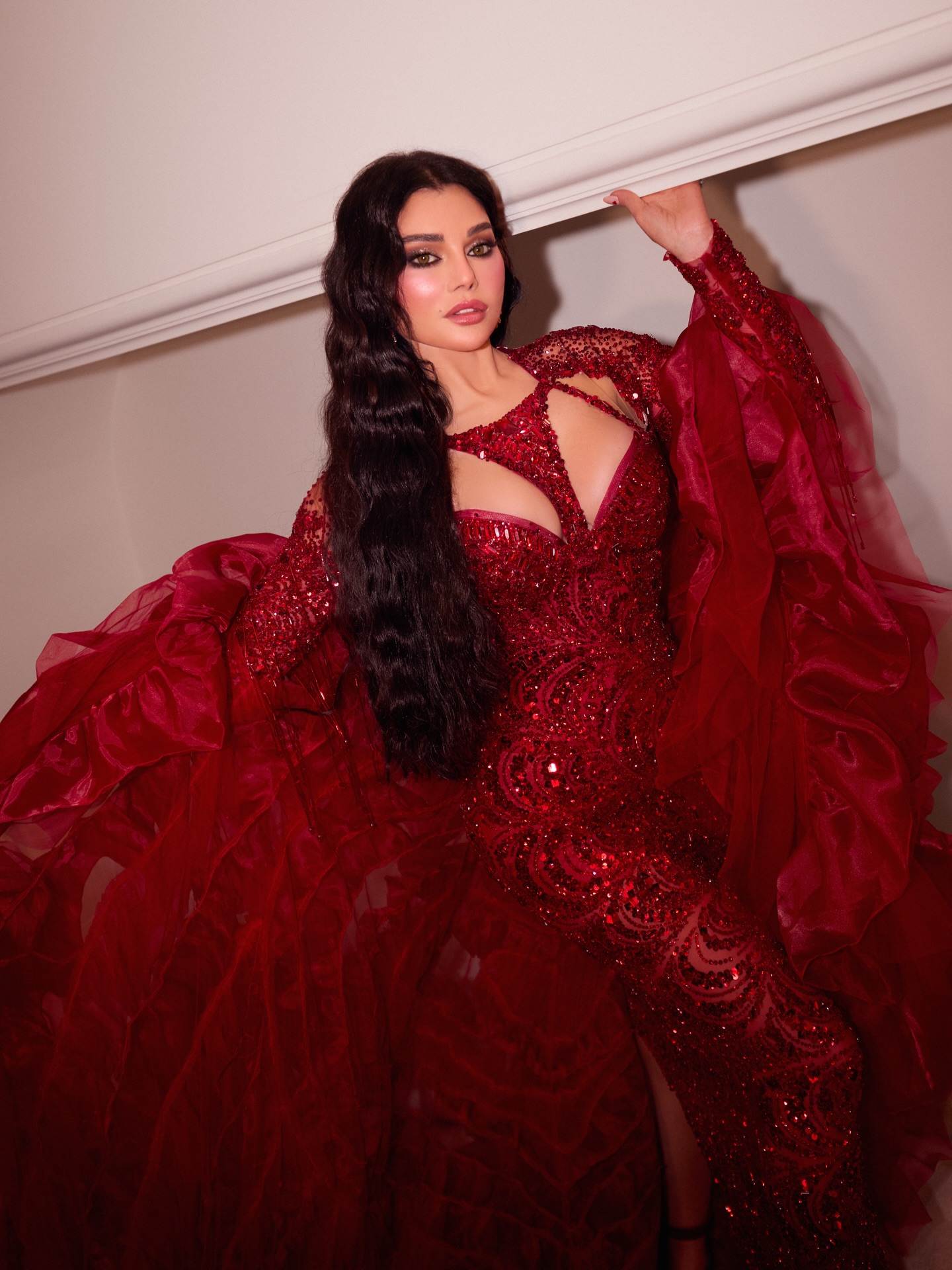 هيفاء وهبي بتصميم شربل زوي (تصوير جورج صليبا)