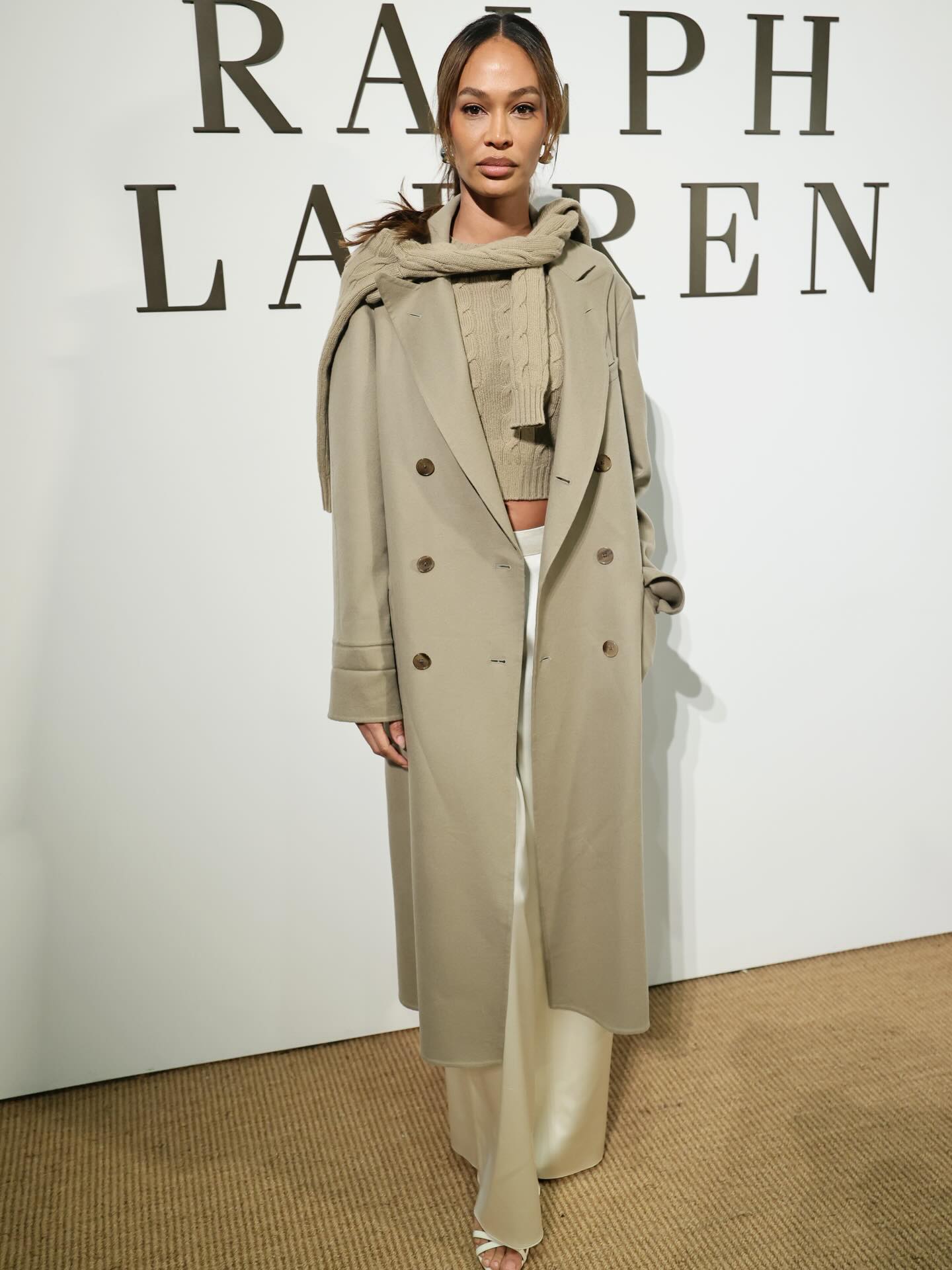 جوان سمولز في عرض أزياء رالف لورين (إنستغرام)