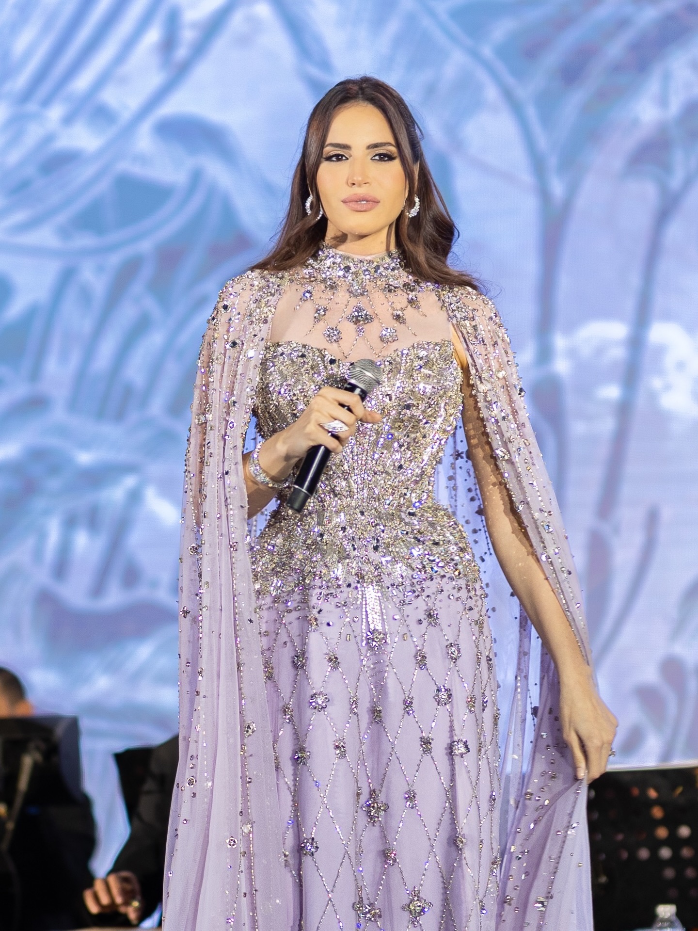 آمال ماهر بتصميم خالد ومروان (تصوير فهد الصياد)