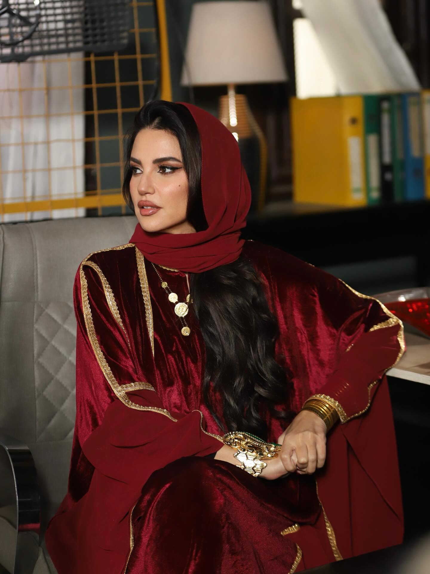 درّة زروق بتسريحة التموّجات الناعمة (إنستغرام)