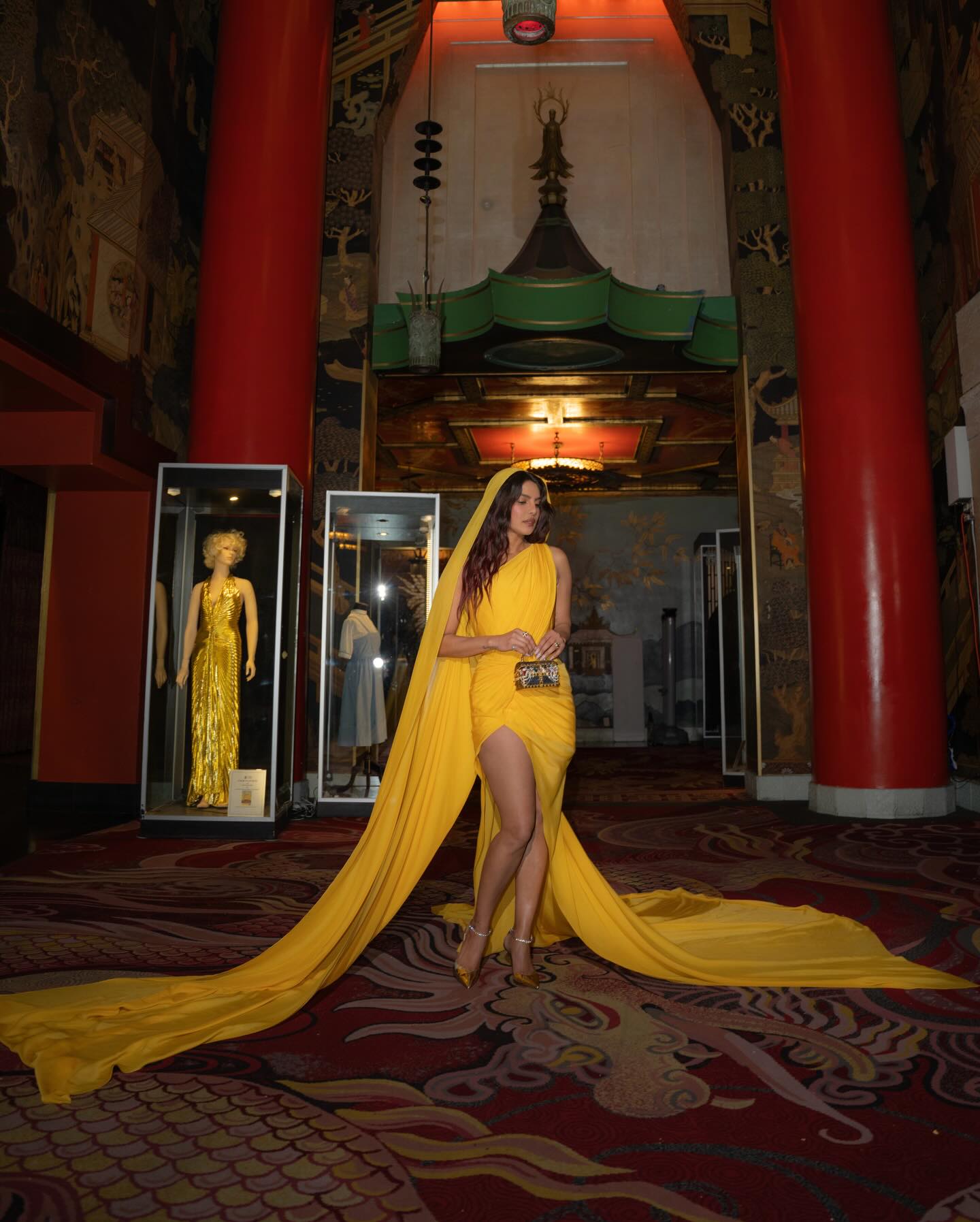 إطلالة بريانكا شوبرا في الحفلة التي تلت العرض الأول لفيلم The Bluff (إنستغرام)