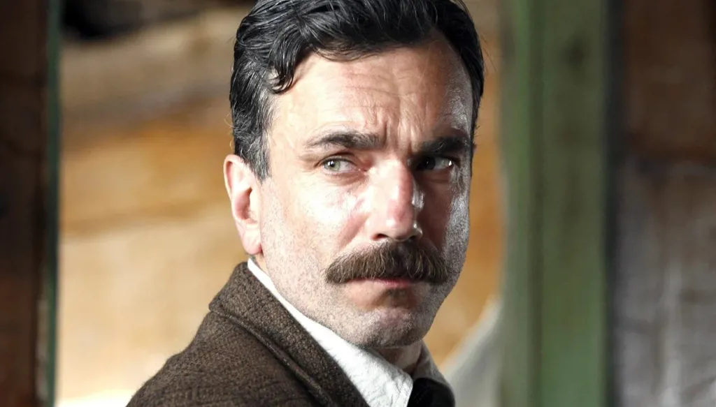 دانيال داي-لويس يكسر عزلة 8 سنوات بفيلم من إخراج ابنه